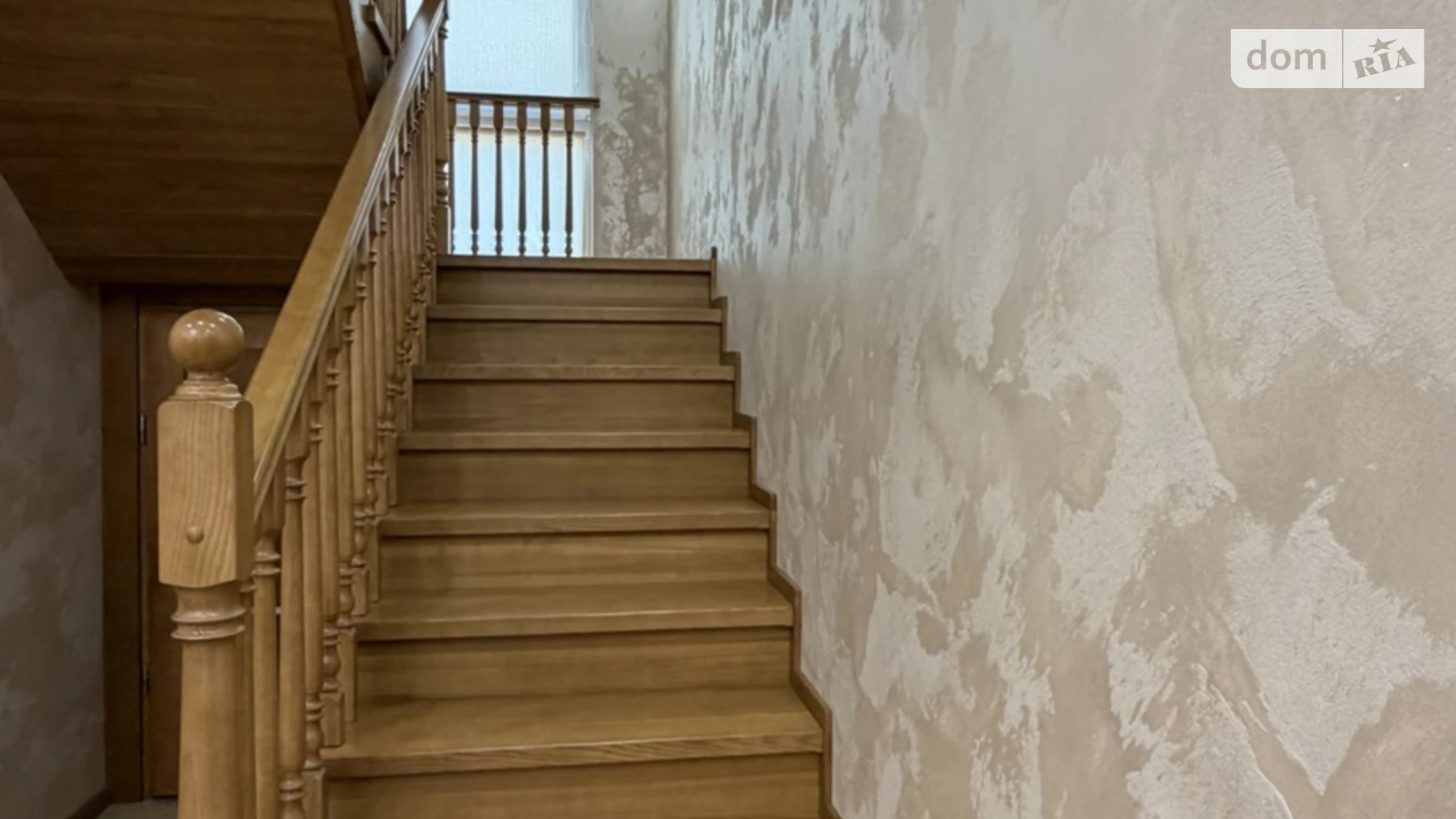 Продается дом на 2 этажа 207 кв. м с бассейном, цена: 225000 $ - фото 5