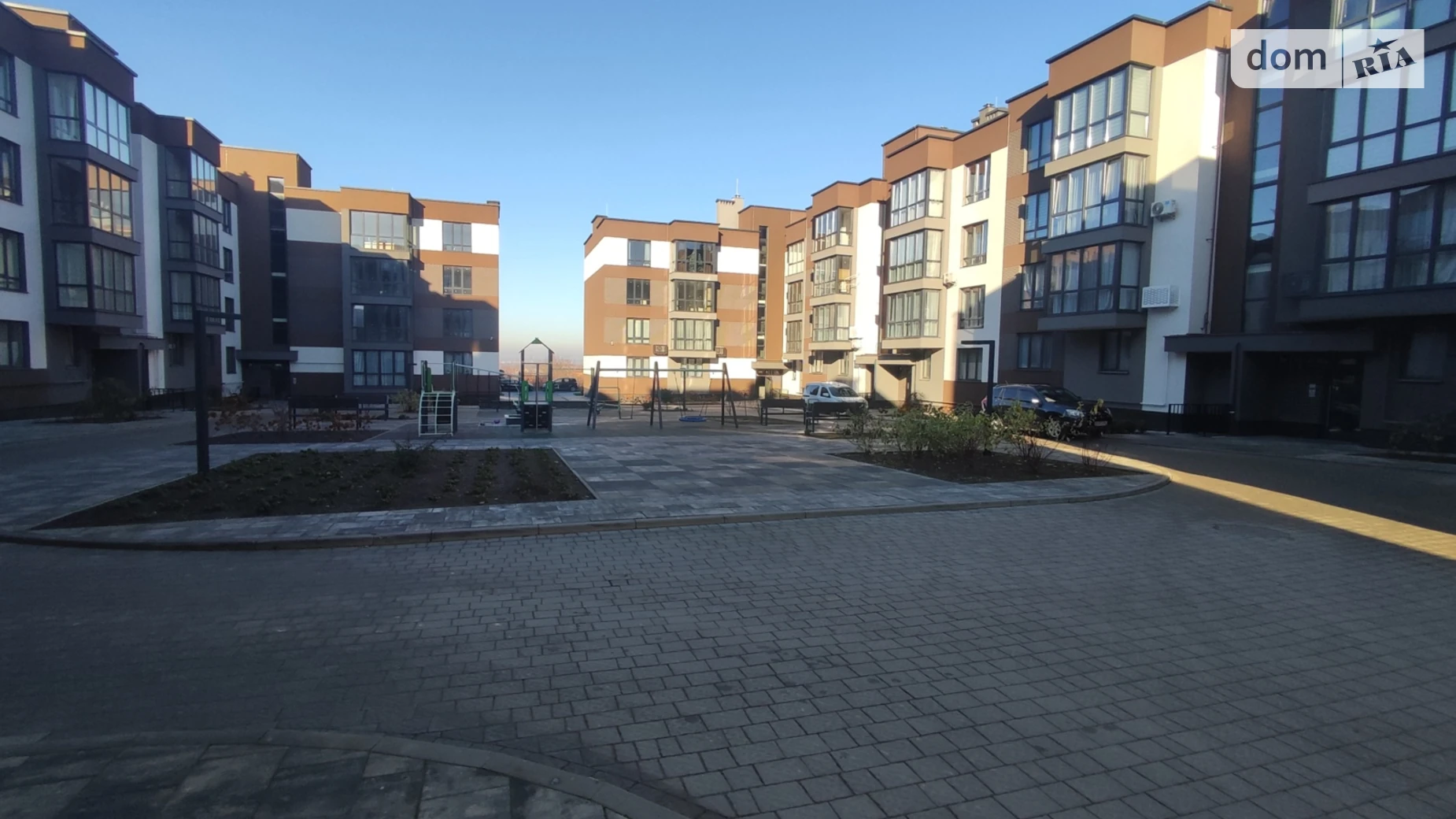 Продается 1-комнатная квартира 52 кв. м в Лисиничах, ул. Золотая - фото 2