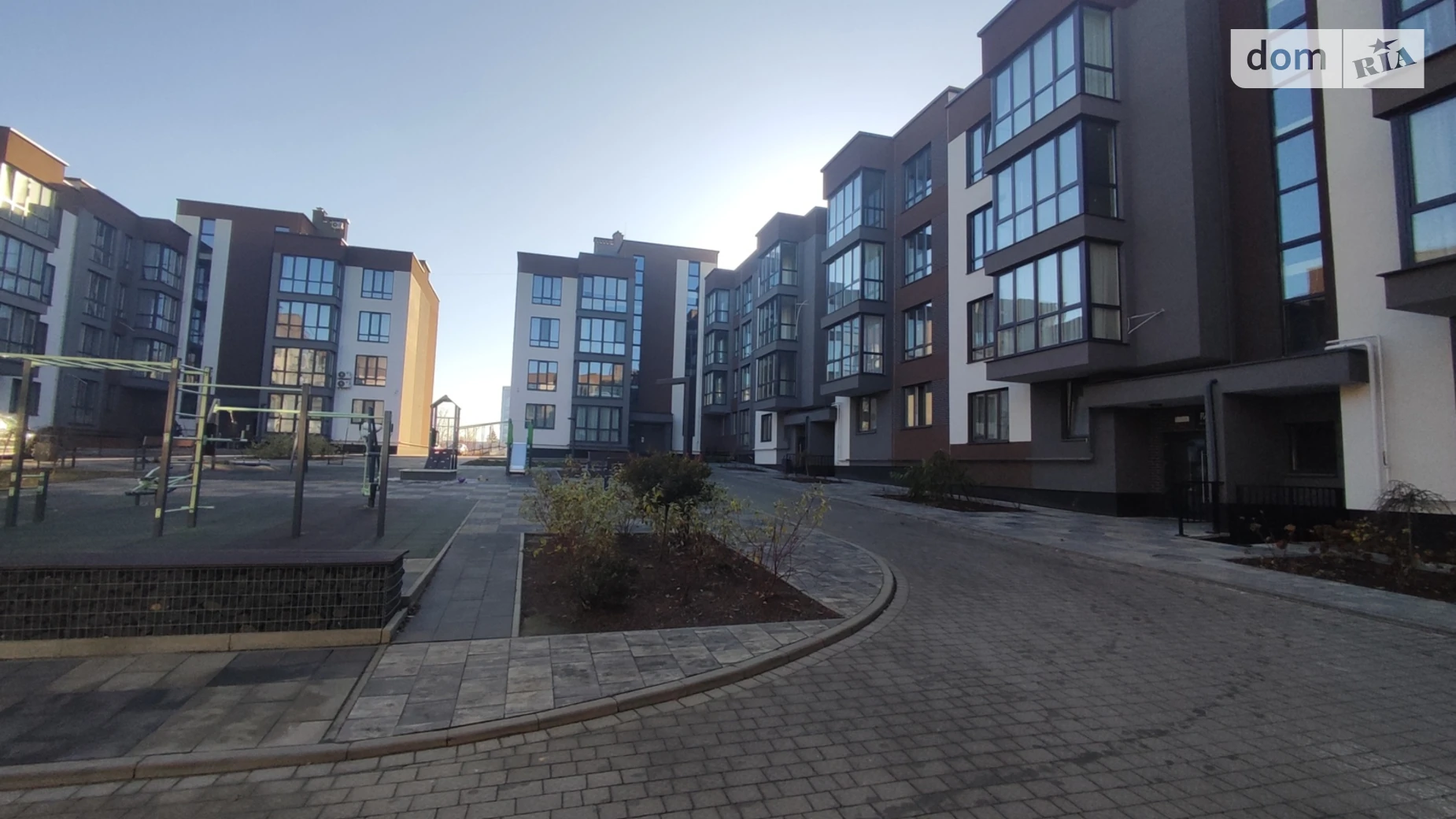 Продается 1-комнатная квартира 52 кв. м в Лисиничах, ул. Золотая - фото 3