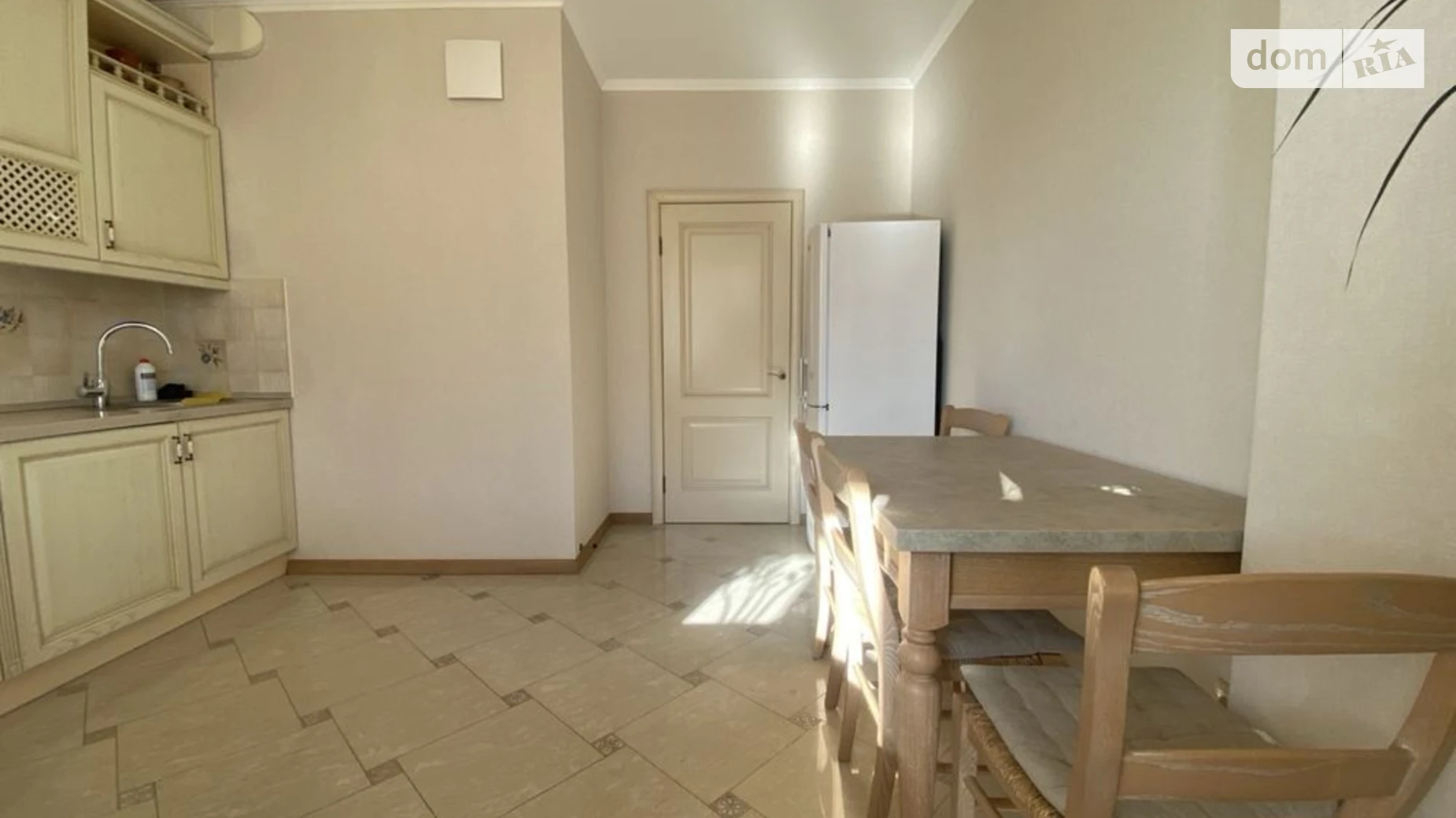 Продается 2-комнатная квартира 76 кв. м в Киеве - фото 2