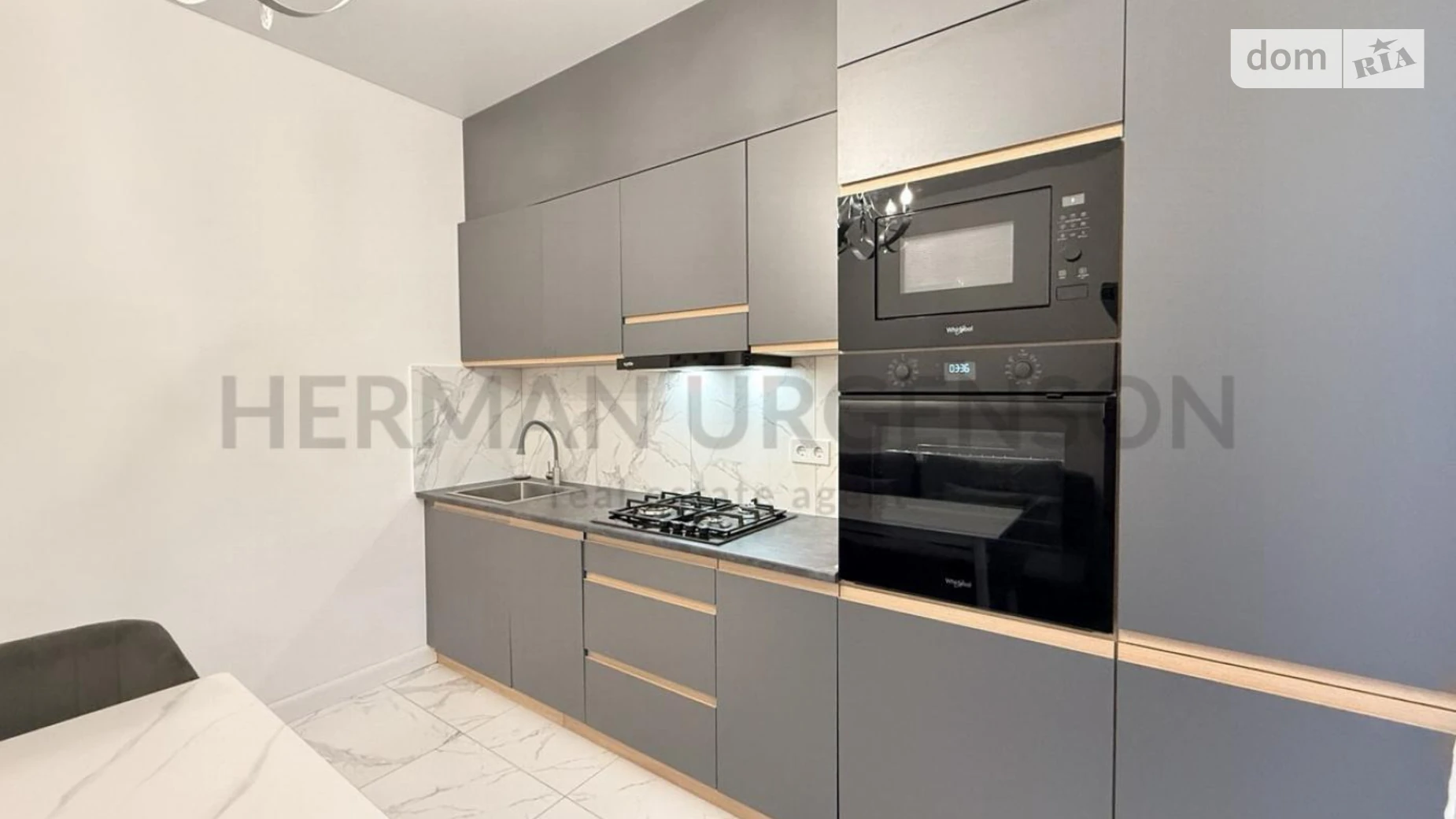 Продается 1-комнатная квартира 40 кв. м в Ужгороде, ул. Енковская - фото 2