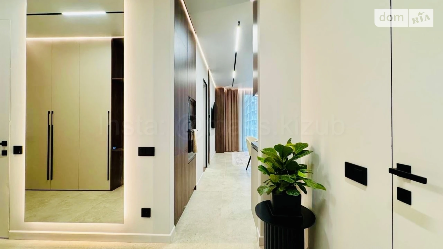 Продается 2-комнатная квартира 74 кв. м в Ужгороде, цена: 205000 $ - фото 2