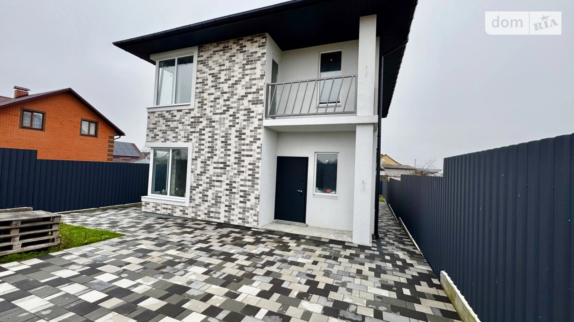 Продается дом на 2 этажа 130 кв. м с мансардой, цена: 104000 $ - фото 2