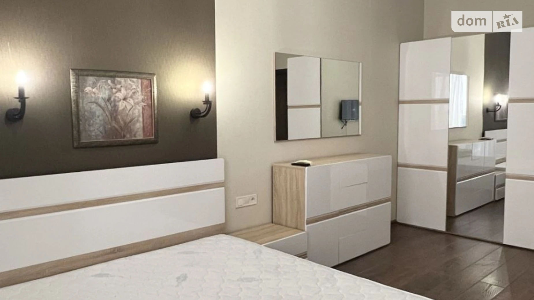 Продається 1-кімнатна квартира 54.2 кв. м у Одесі, бул. Французький, 60В - фото 2