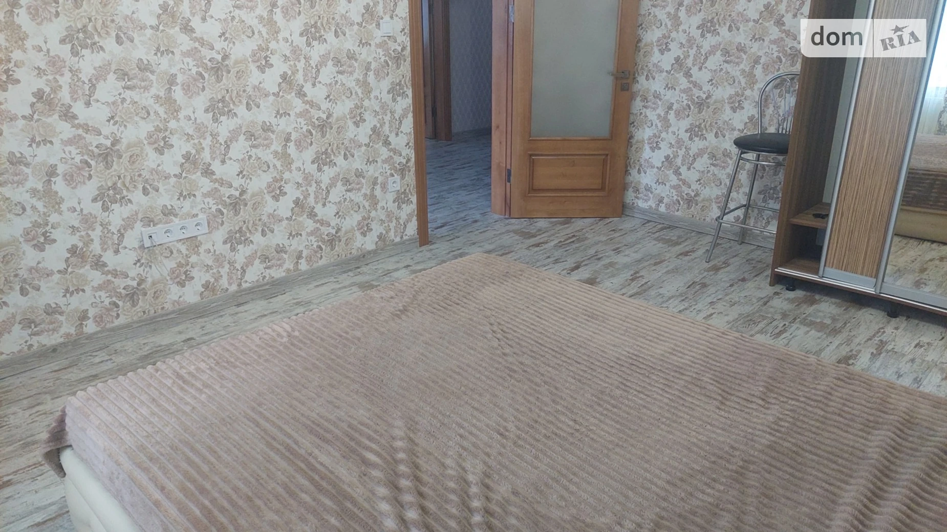 Сдается в аренду дом на 2 этажа 200 кв. м с террасой, цена: 1200 $ - фото 2