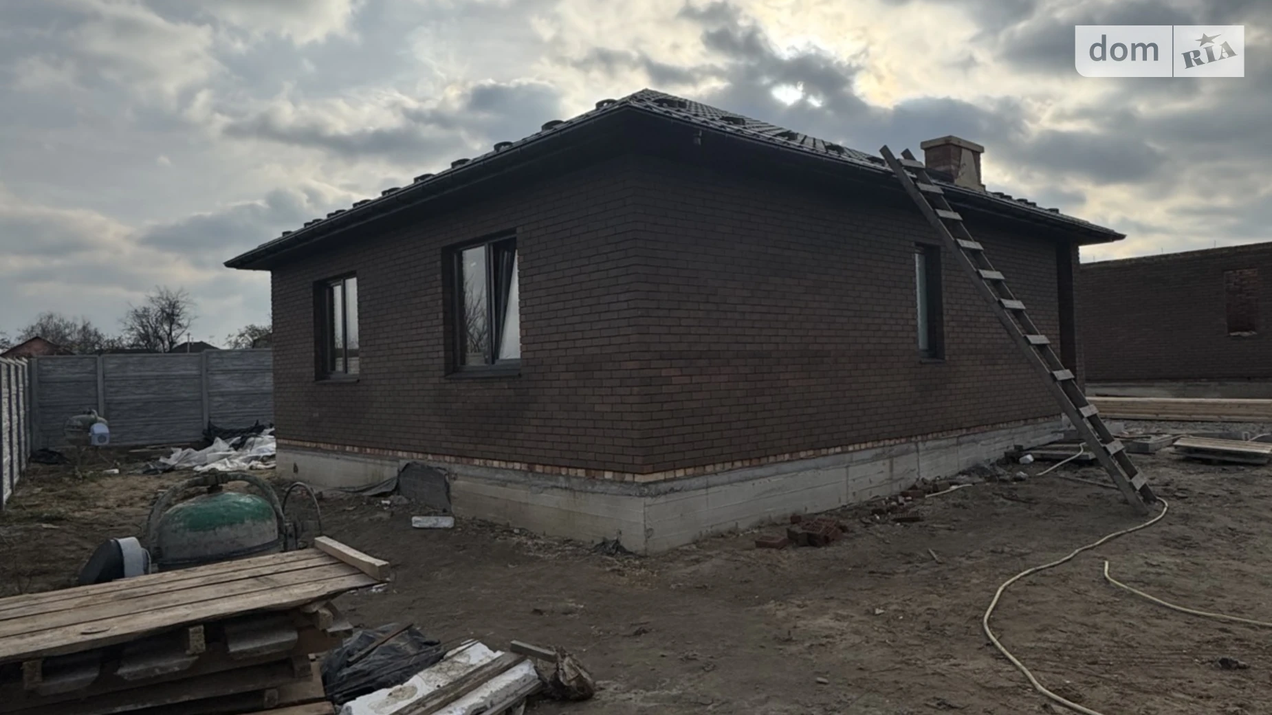 Продается одноэтажный дом 73 кв. м с камином, цена: 78000 $ - фото 2