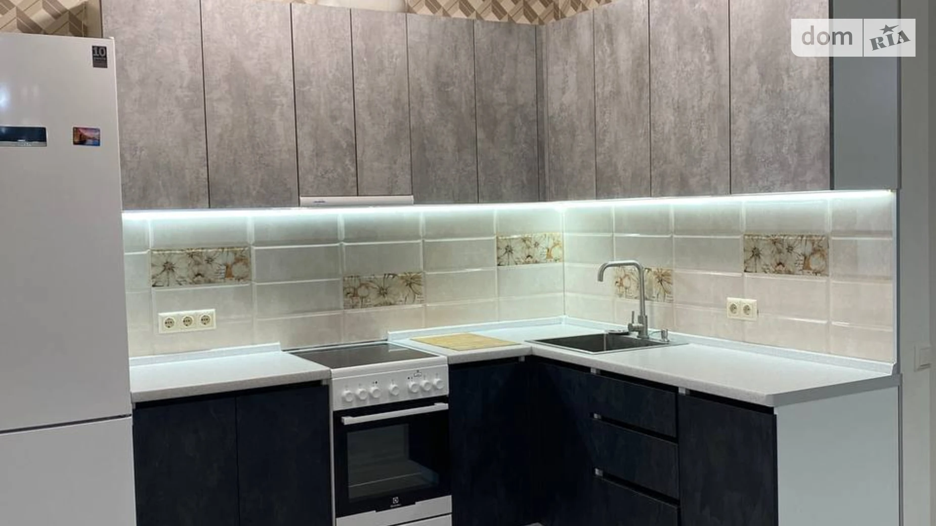 Продается 1-комнатная квартира 39 кв. м в Харькове, ул. Академика Барабашова, 10В - фото 2