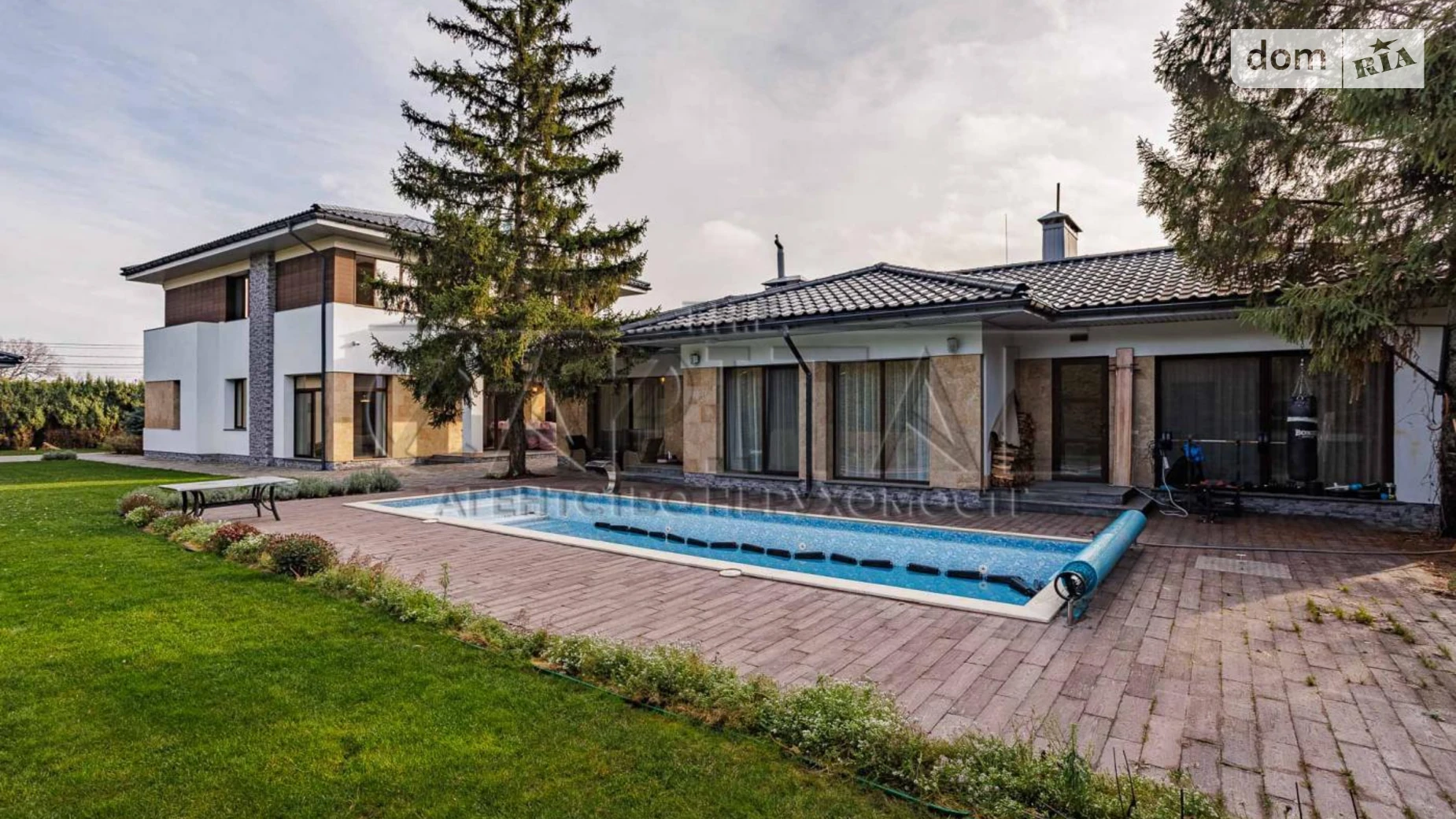 Продается дом на 2 этажа 500 кв. м с подвалом, цена: 1250000 $ - фото 2