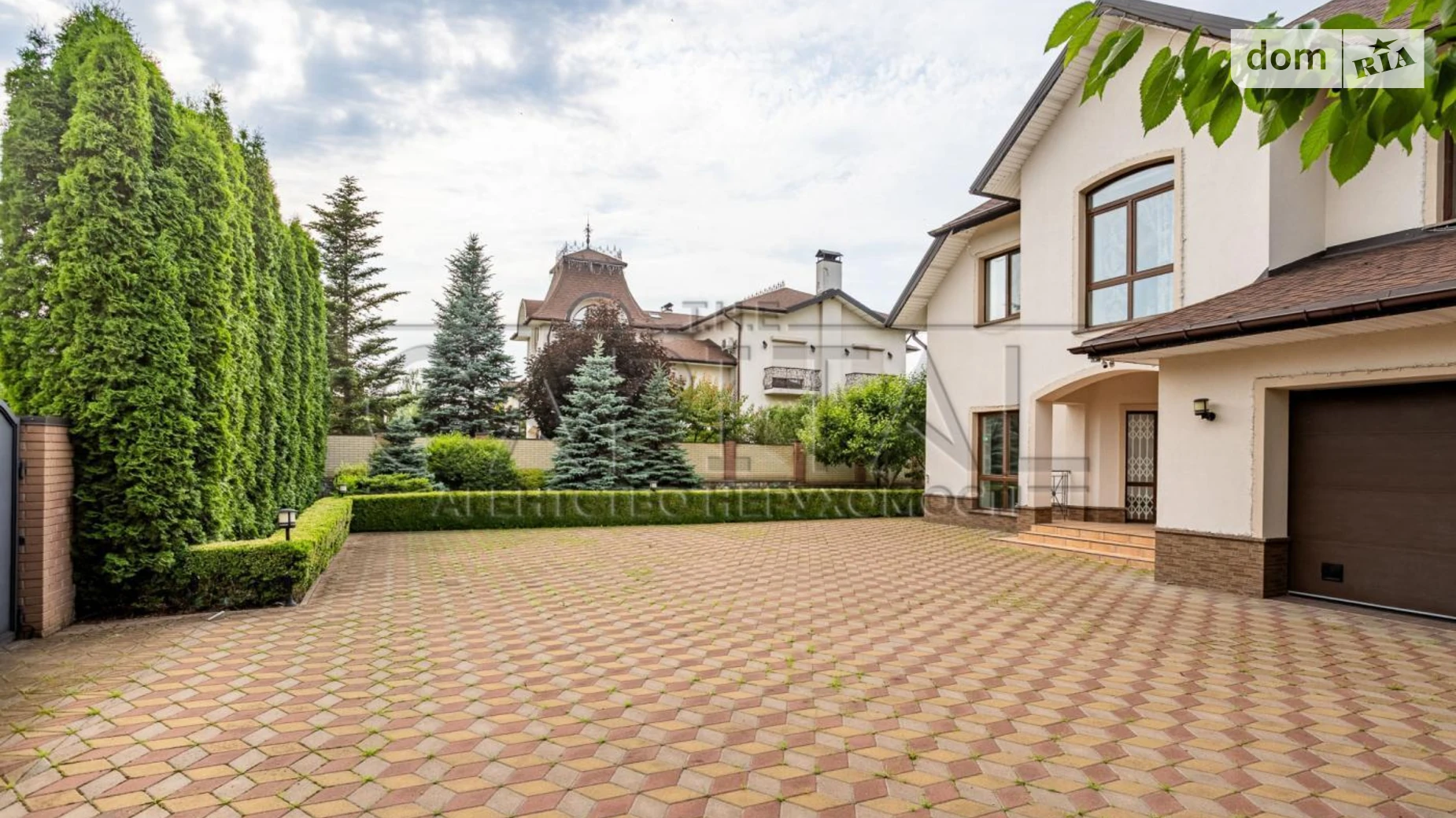 Сдается в аренду дом на 2 этажа 406.3 кв. м с мебелью, цена: 3200 € - фото 3