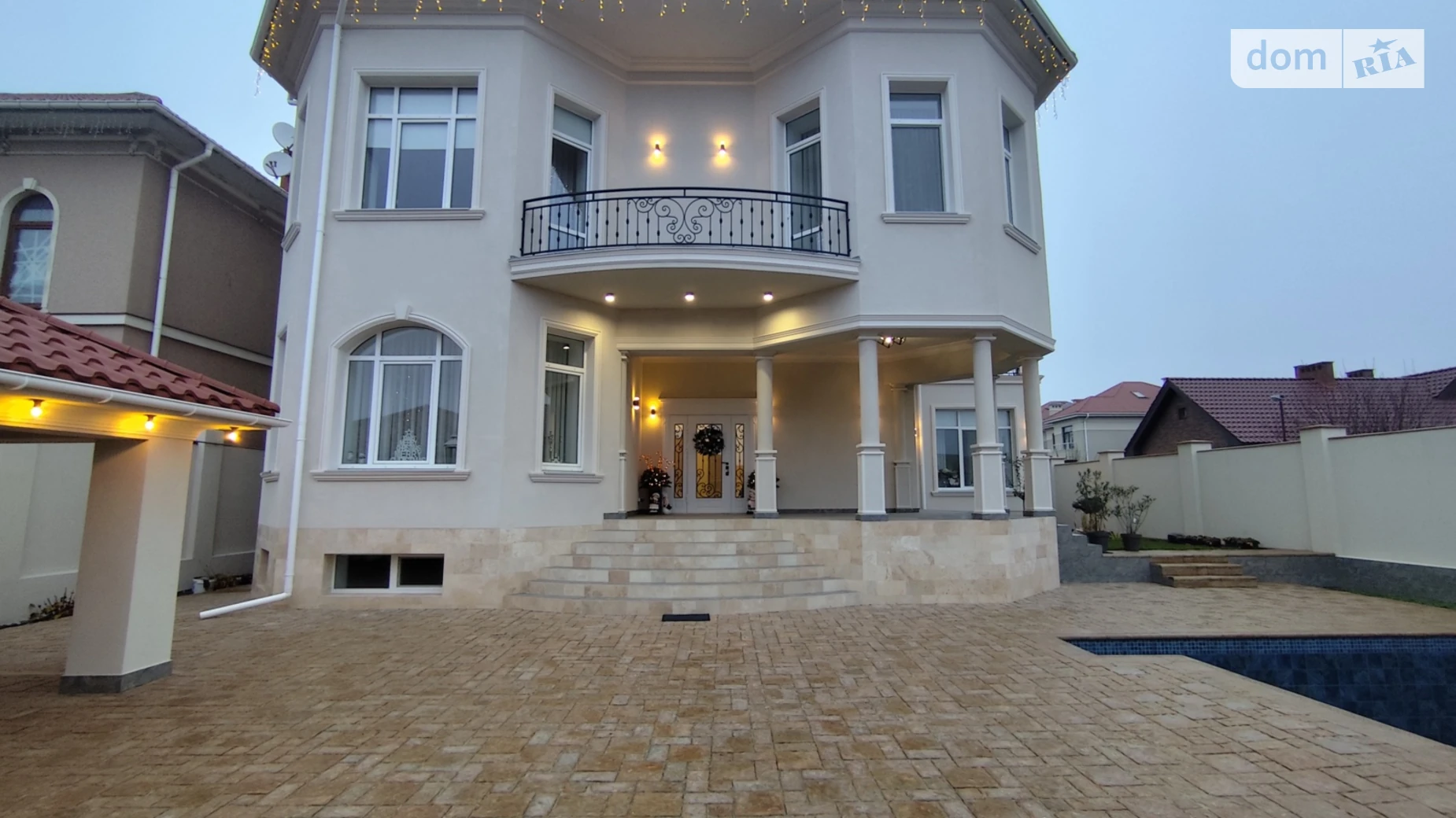 Продается дом на 3 этажа 315 кв. м с верандой, цена: 1100000 $ - фото 2