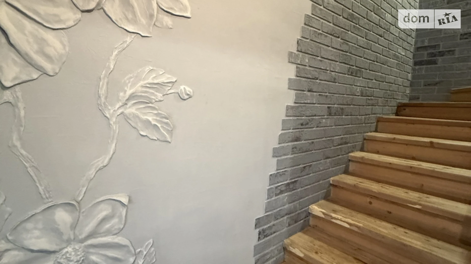 Продается дом на 2 этажа 242 кв. м с баней/сауной, цена: 105000 $ - фото 4