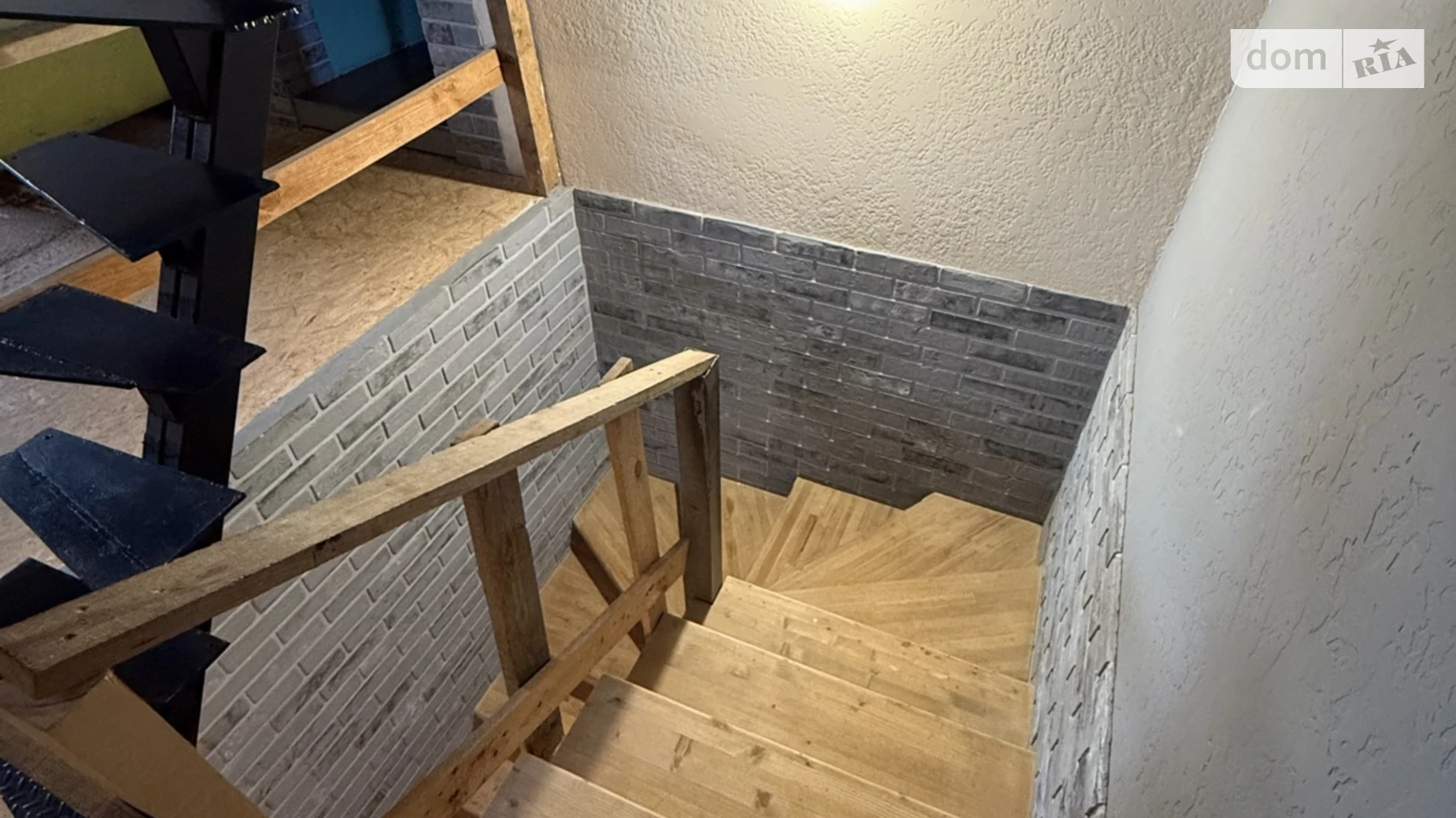 Продается дом на 2 этажа 242 кв. м с баней/сауной, цена: 105000 $ - фото 5