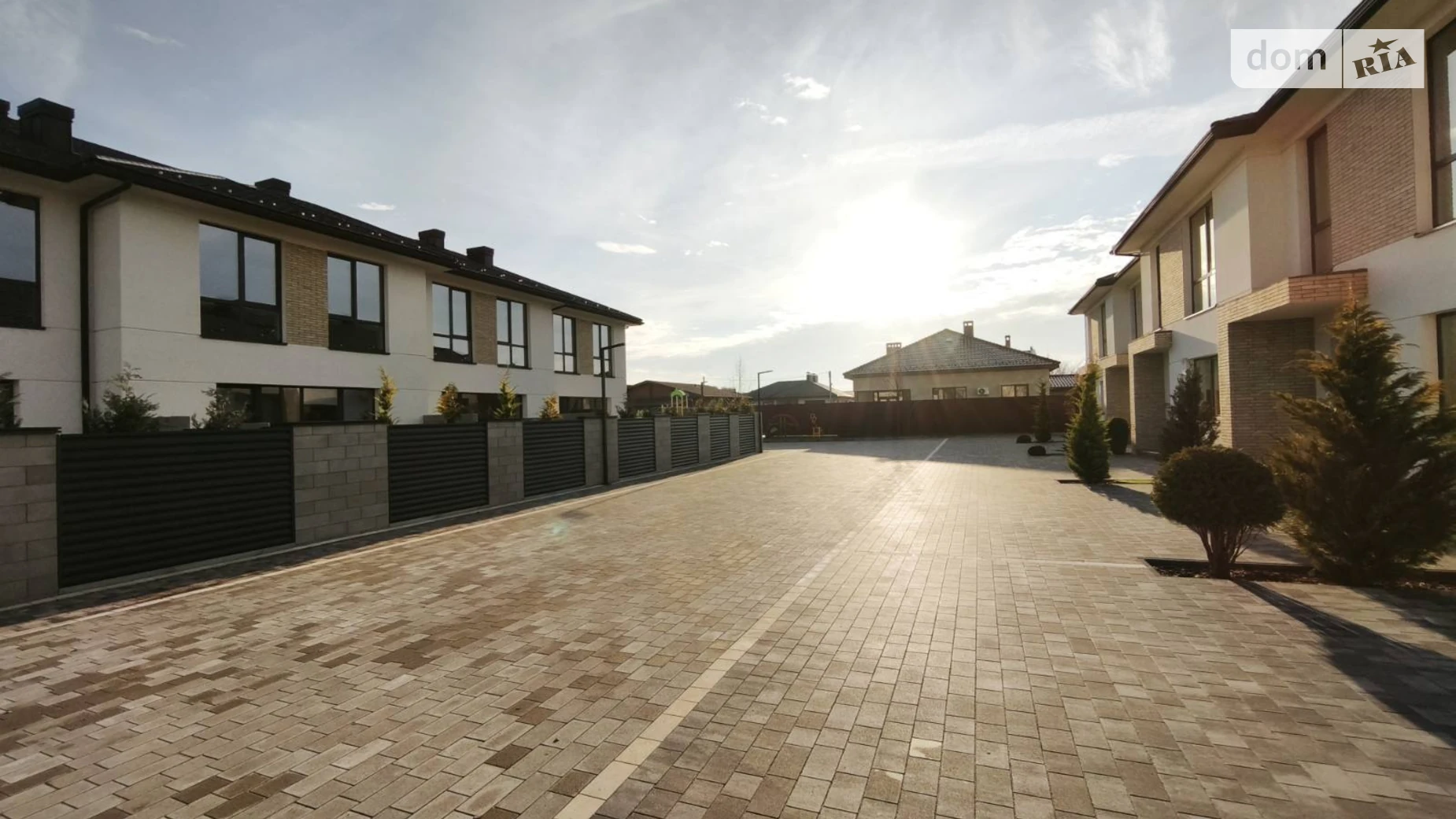 Продается дом на 2 этажа 135 кв. м с участком, цена: 135000 $ - фото 3