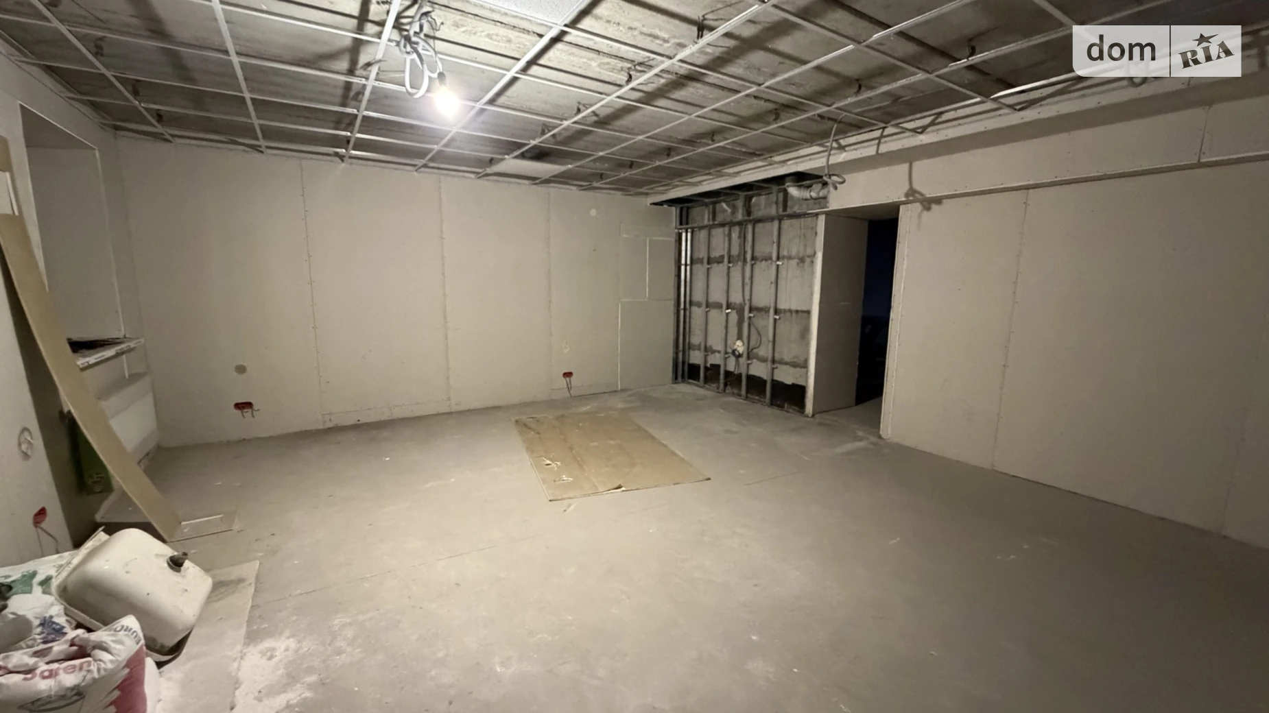 Продается офис 90 кв. м в бизнес-центре, цена: 85000 $ - фото 2