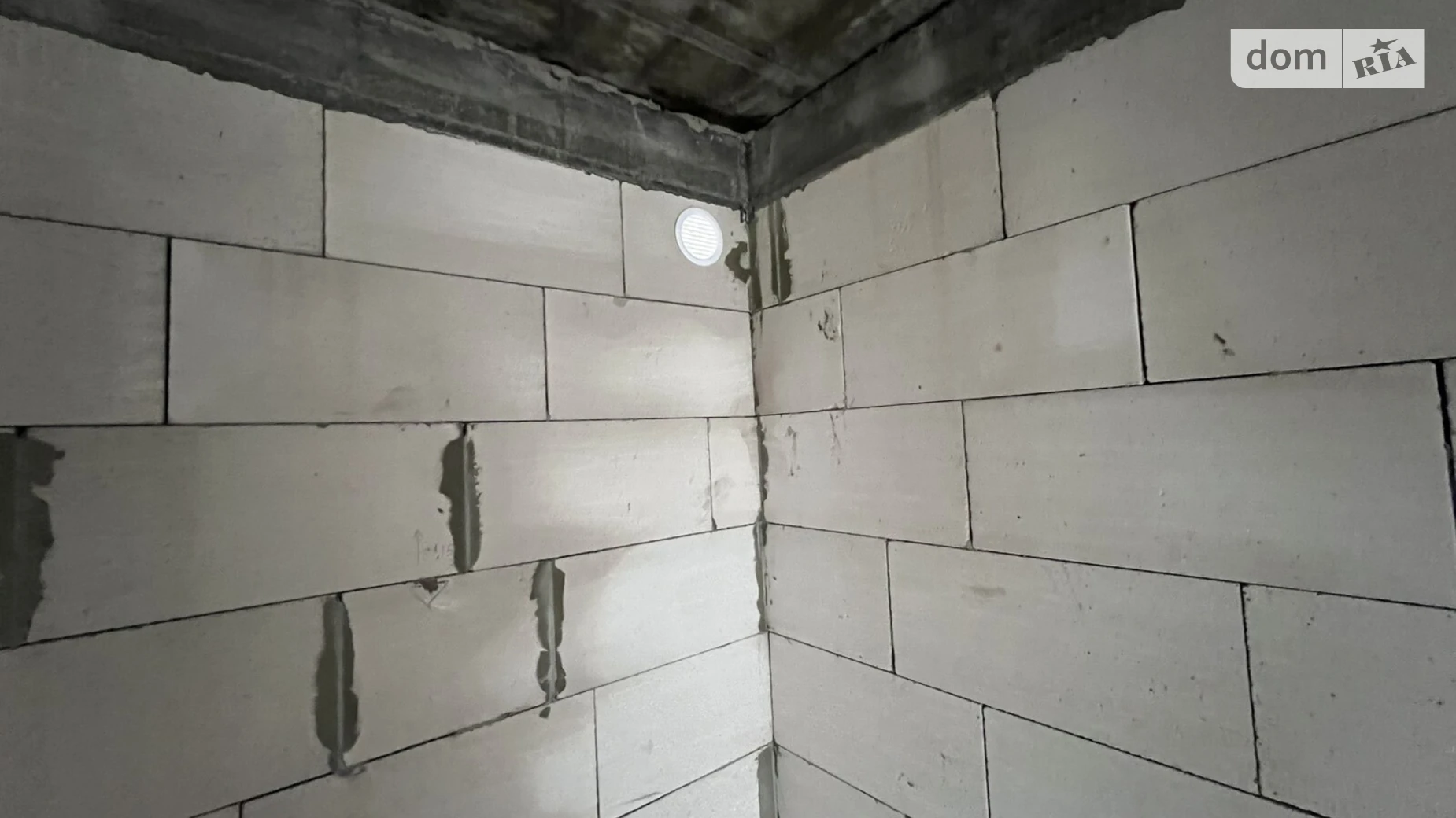 Продается отдельно стоящий гараж под легковое авто на 16.8 кв. м, цена: 19000 $ - фото 2