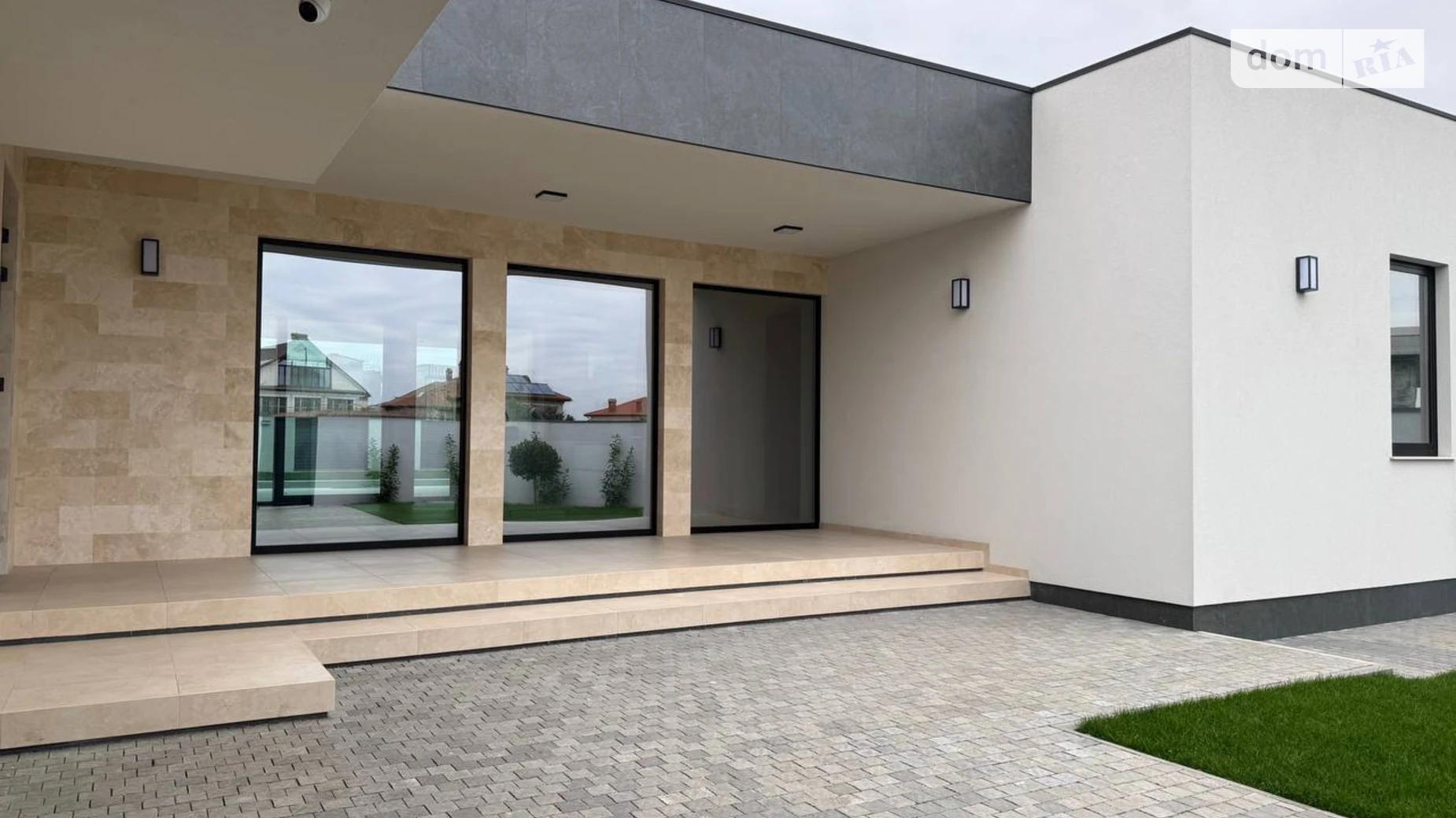 Продається одноповерховий будинок 185 кв. м с басейном, цена: 950000 $ - фото 2