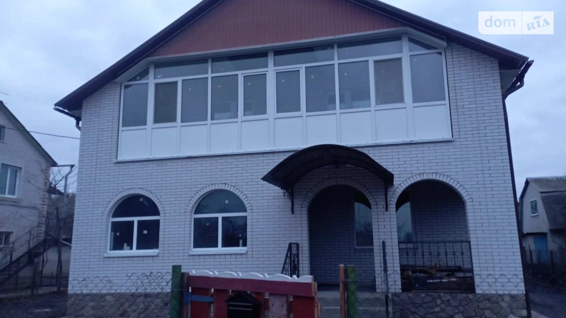 Продается дом на 2 этажа 200 кв. м с террасой, цена: 120000 $ - фото 2