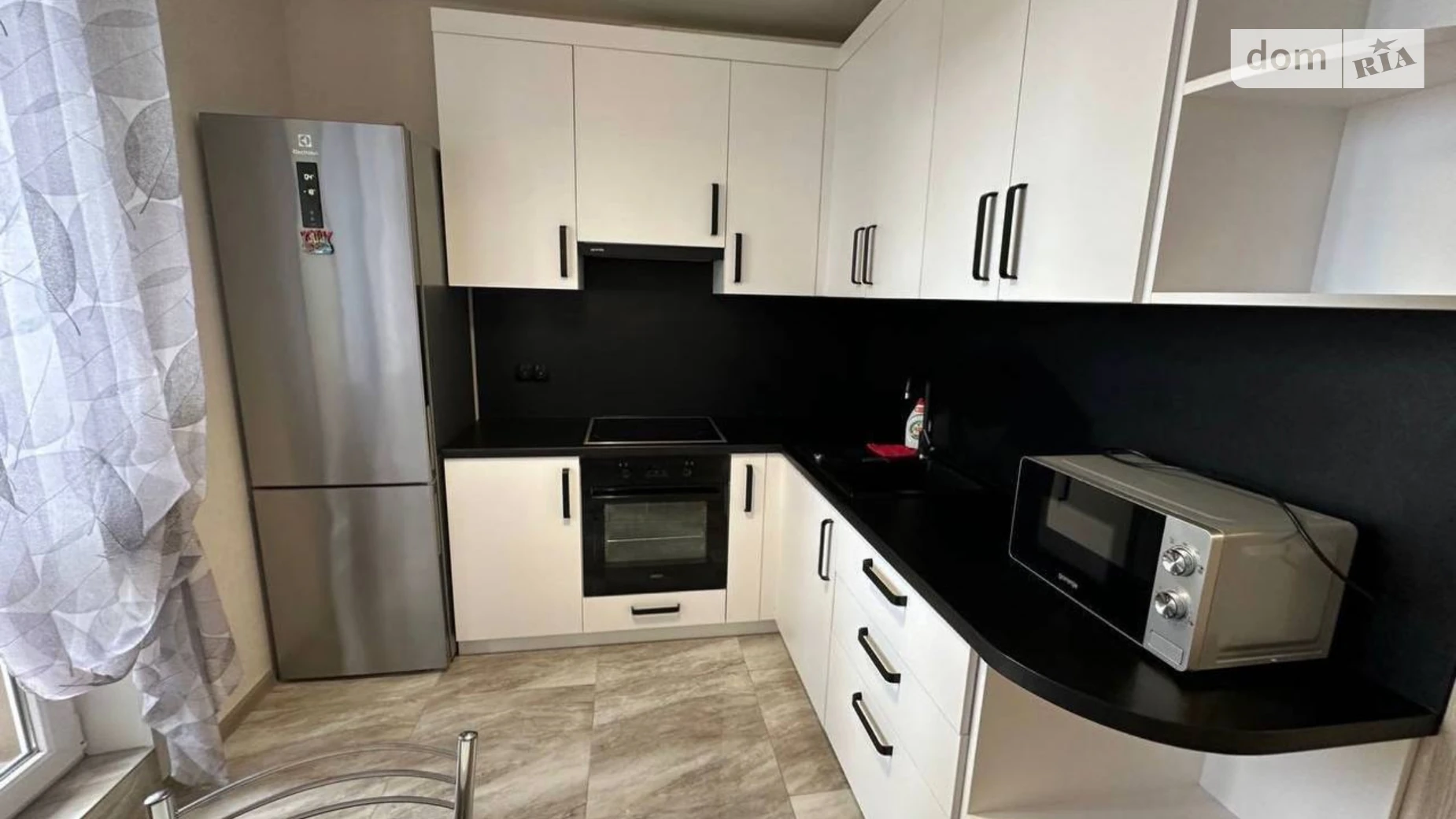 Продается 1-комнатная квартира 37 кв. м в Одессе, ул. Виталия Нестеренко(Академика Воробьёва), 1Б - фото 2