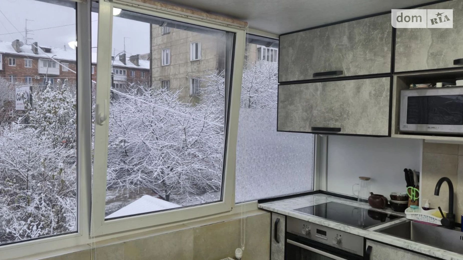 Продается 3-комнатная квартира 85.9 кв. м в Черновцах, ул. Толбухина Федора маршала - фото 2