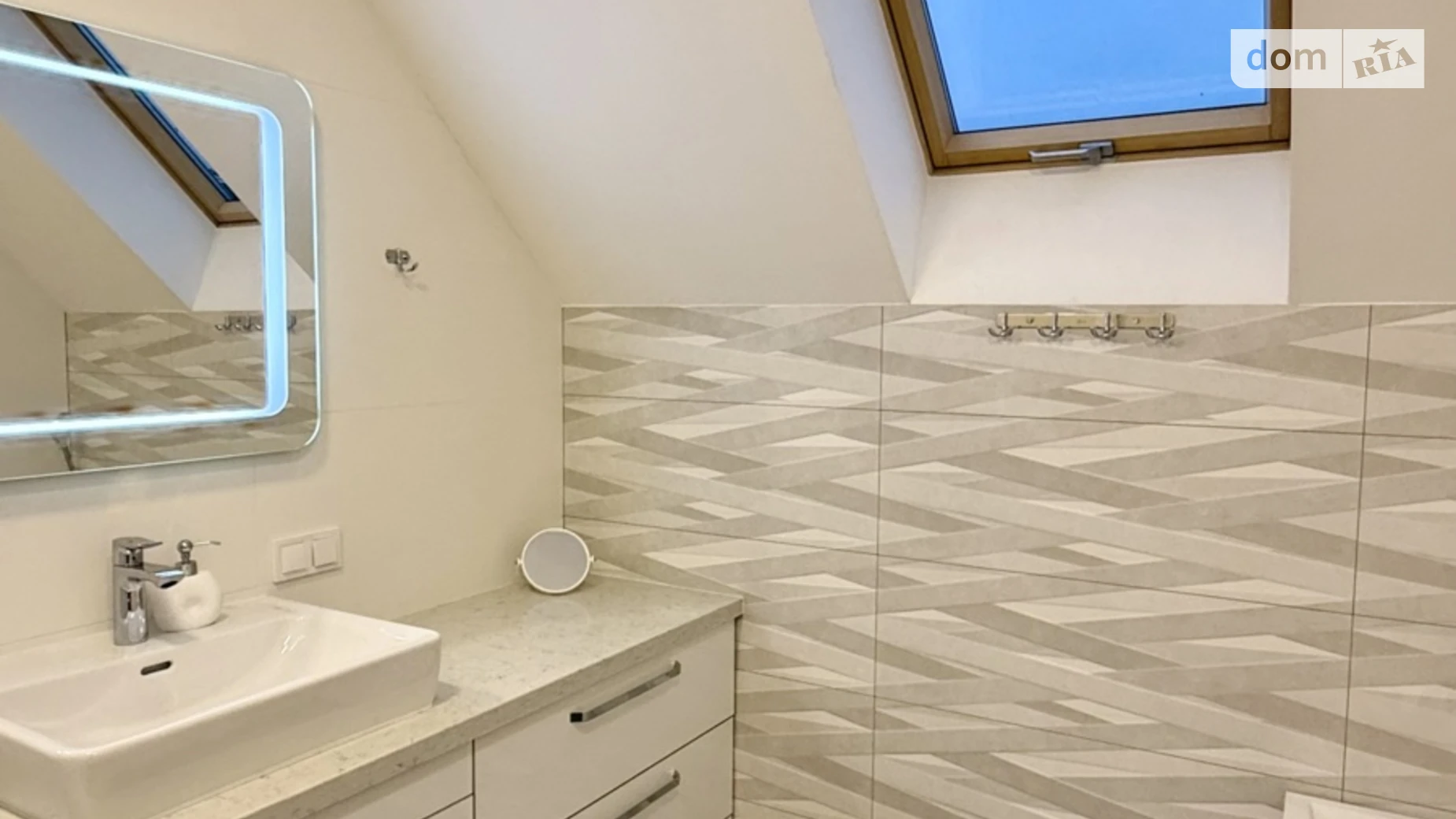 Продается дом на 2 этажа 155 кв. м с бассейном, цена: 250000 $ - фото 5