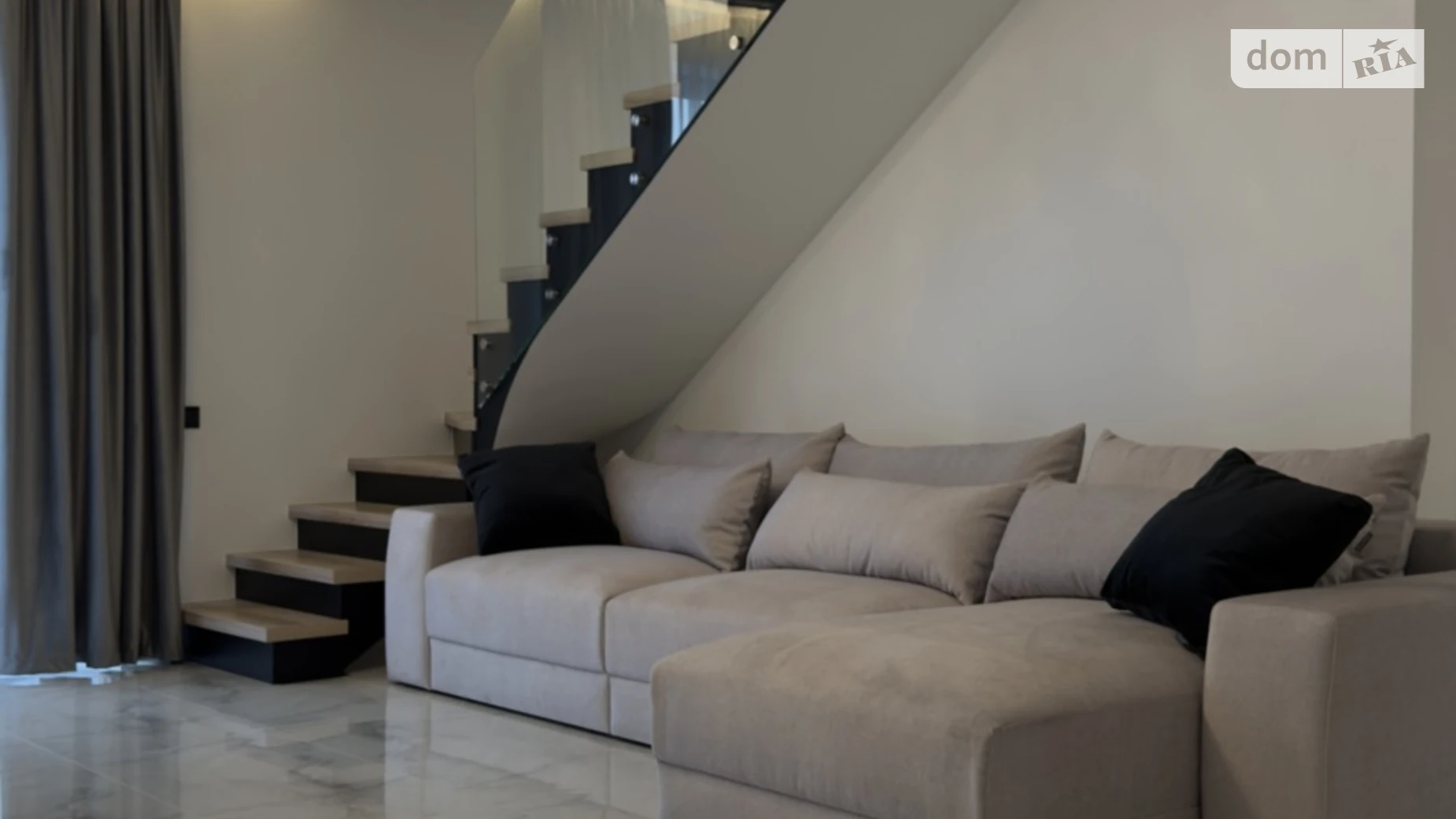 Продается дом на 2 этажа 180 кв. м с верандой, цена: 370000 $ - фото 2