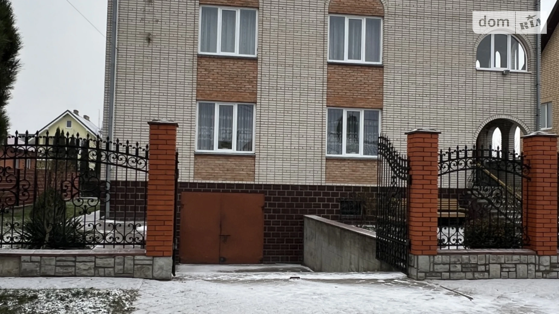 Продается дом на 2 этажа 468 кв. м с беседкой, цена: 220000 $ - фото 2