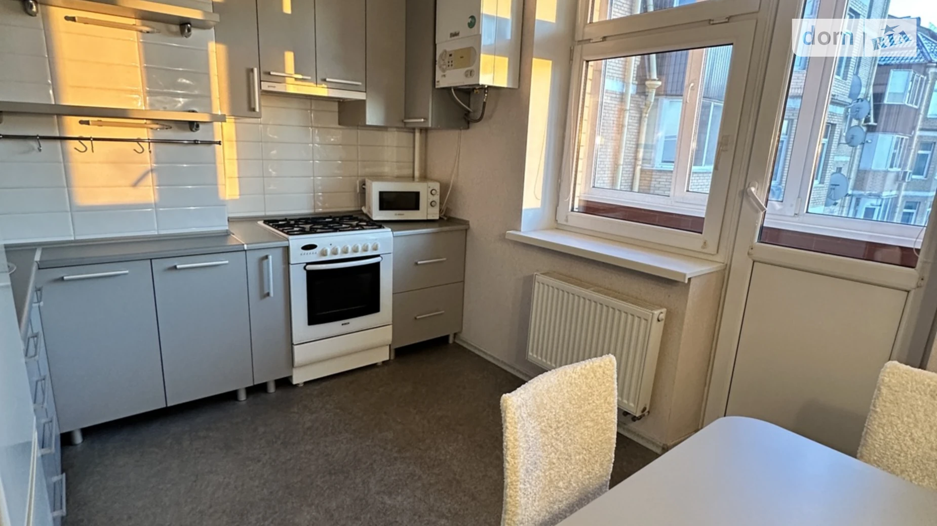 Продается 2-комнатная квартира 66 кв. м в Ровно, ул. Черновола Вячеслава, 44 - фото 2