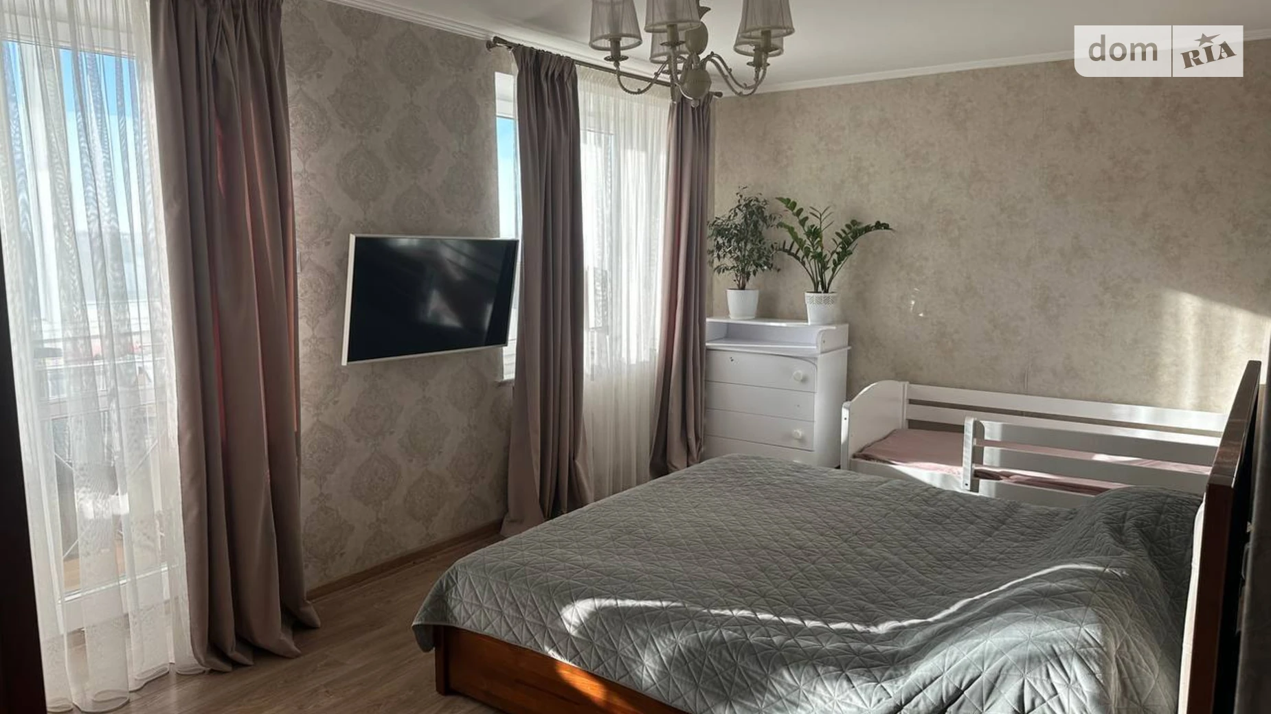 Продается 2-комнатная квартира 70.7 кв. м в Ровно, ул. Соборная - фото 5