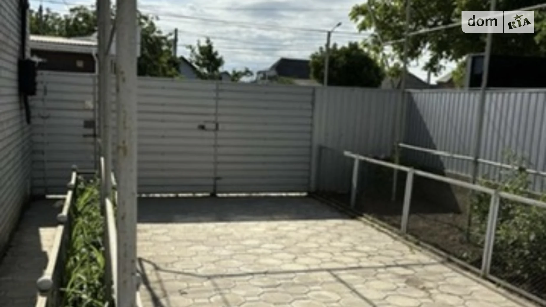 Продается дом на 2 этажа 200 кв. м с бассейном, цена: 110000 $ - фото 4