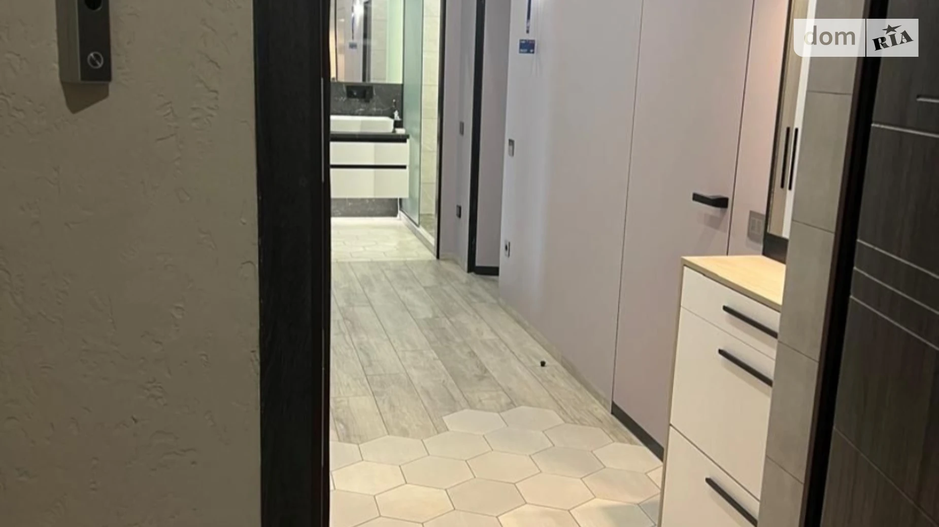 Продается 2-комнатная квартира 70.3 кв. м в Ужгороде, ул. Капушанская(Победы), 148 - фото 4