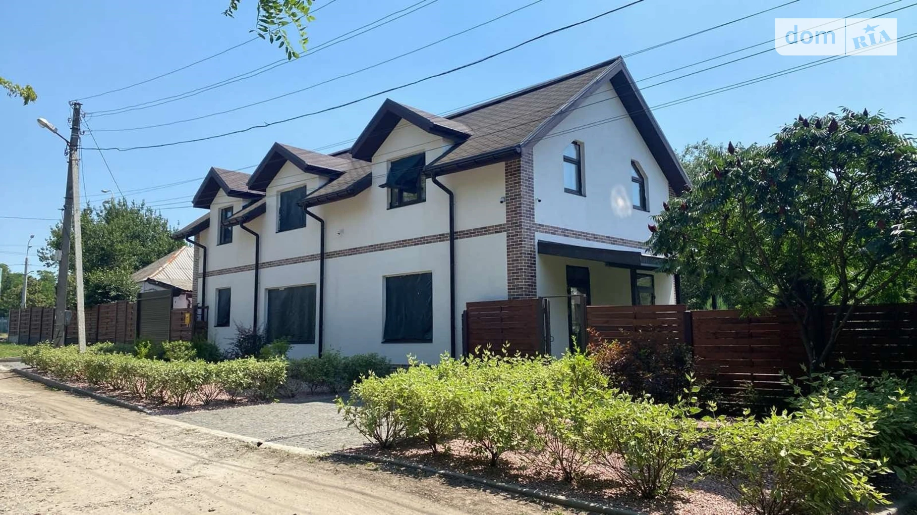 Продается дом на 2 этажа 192 кв. м с садом, цена: 143000 $ - фото 2