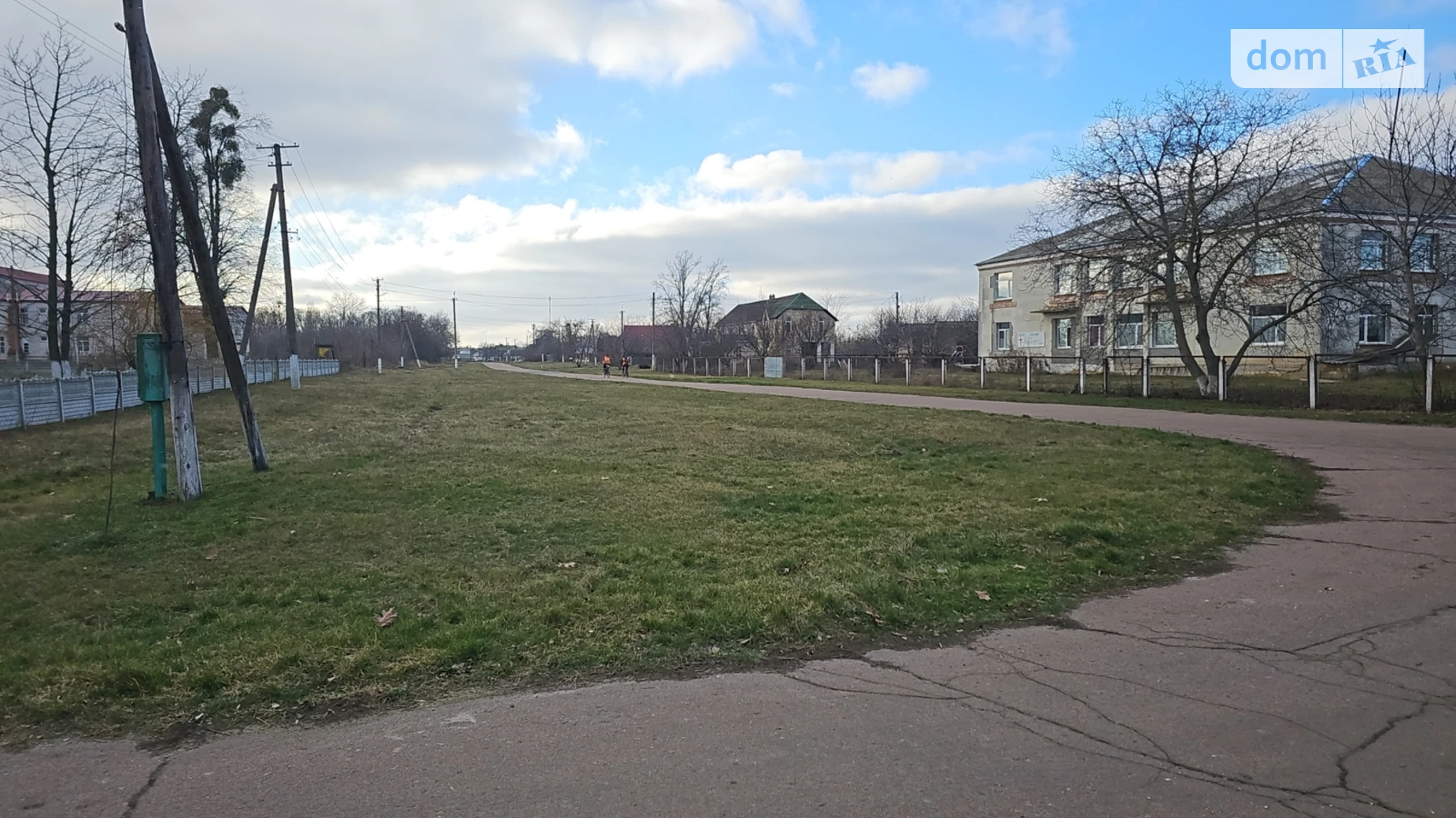 Продается дом на 3 этажа 200 кв. м с гаражом, цена: 150000 $ - фото 5