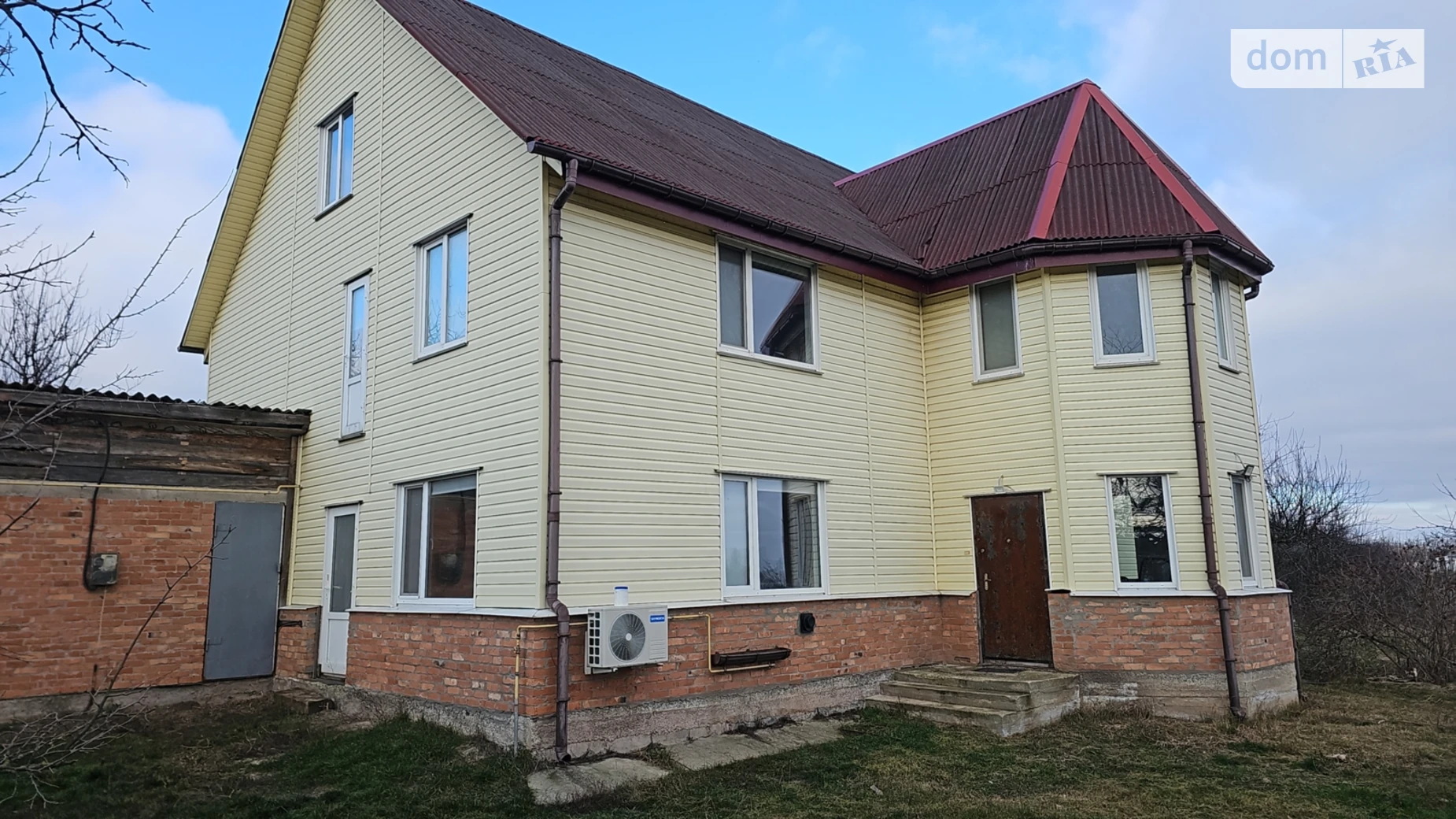 Продается дом на 3 этажа 200 кв. м с гаражом, цена: 150000 $ - фото 2