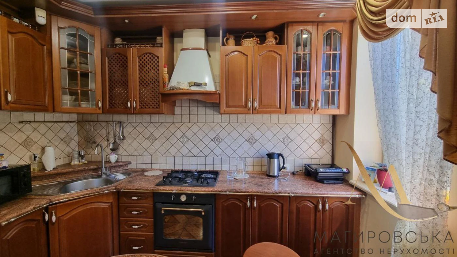 Продается дом на 3 этажа 330 кв. м с мансардой, цена: 380000 $ - фото 2