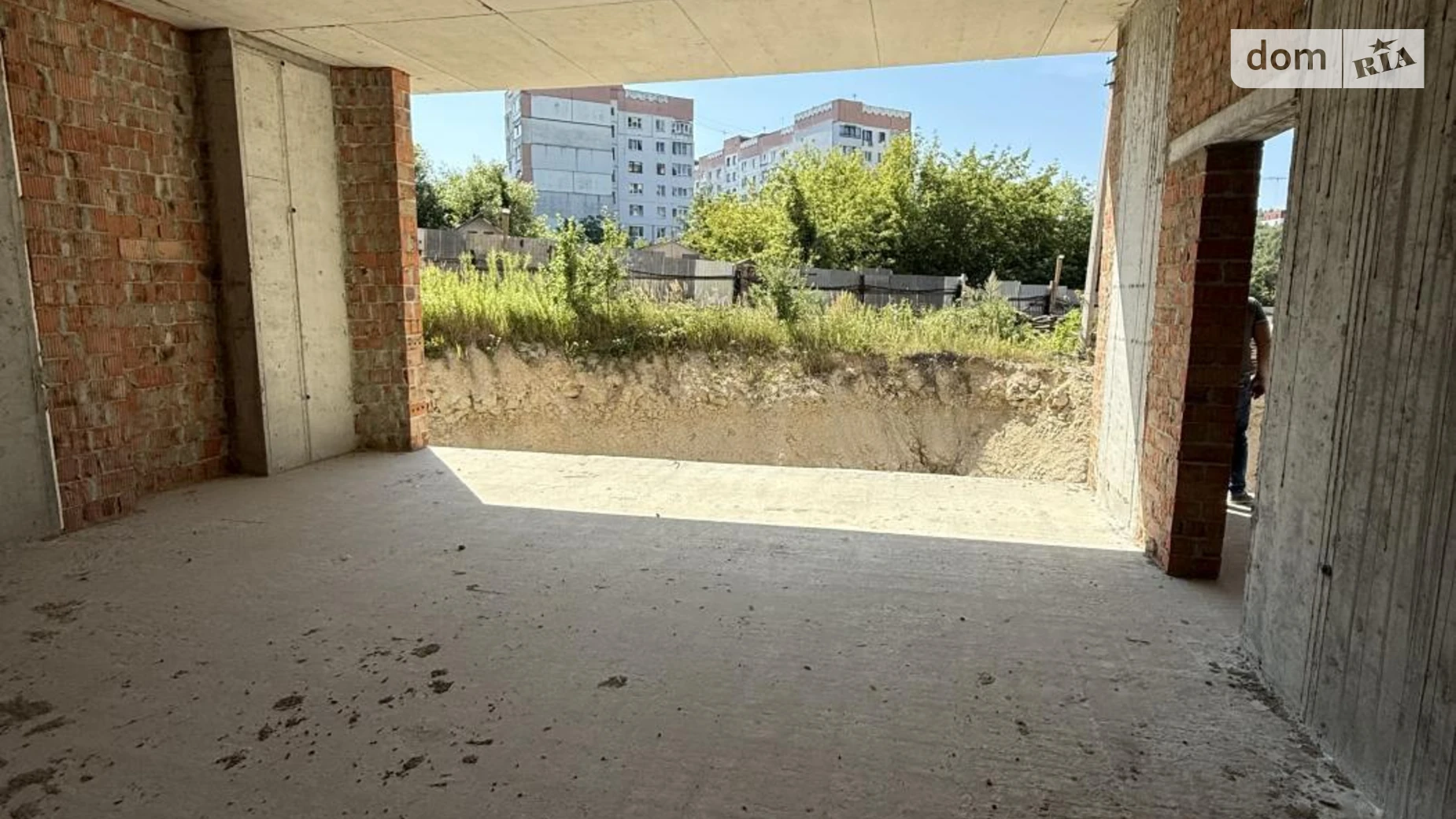 Продается офис 225 кв. м в бизнес-центре, цена: 180000 $ - фото 2