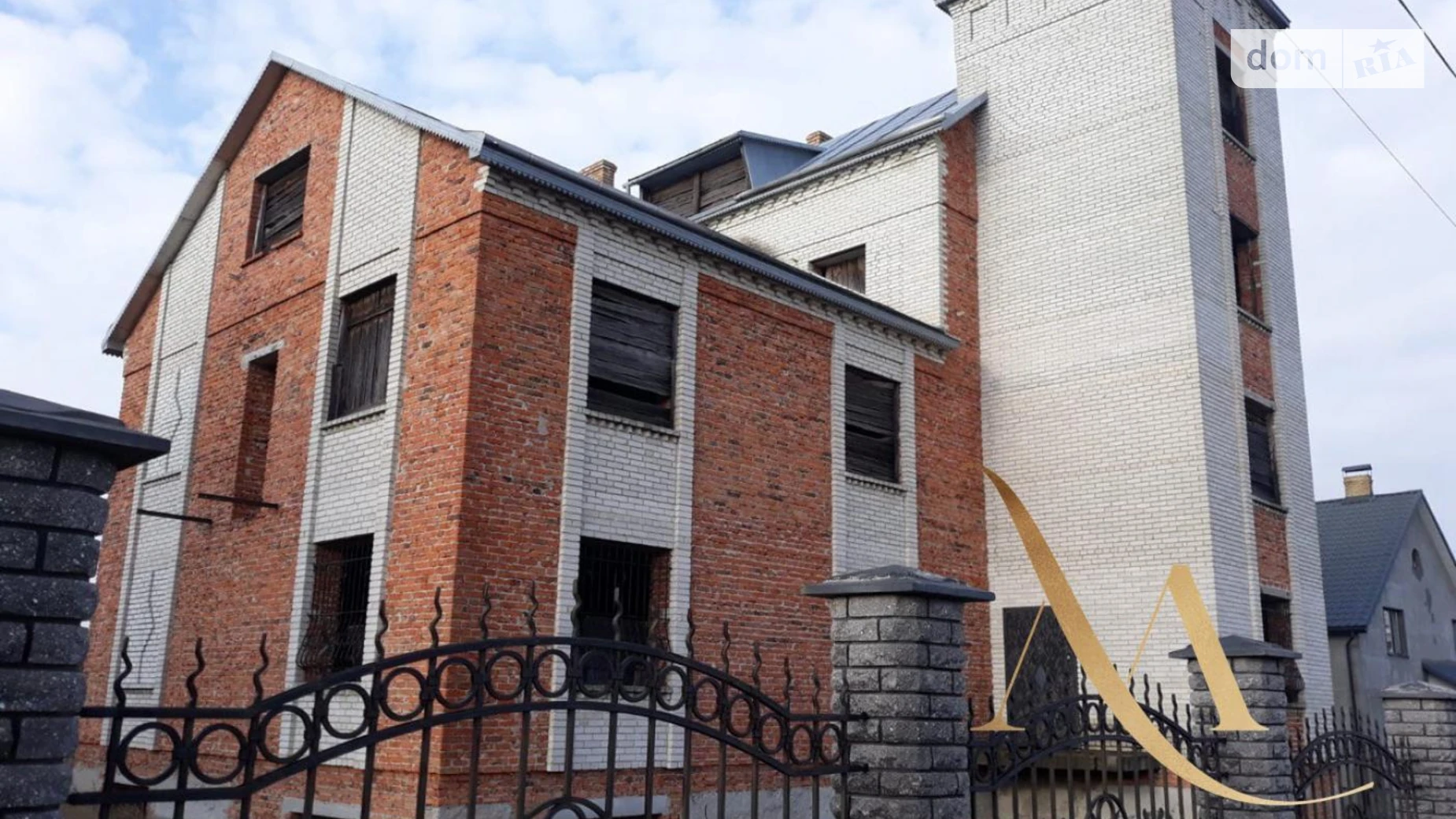 Продается дом на 3 этажа 393 кв. м с участком, цена: 45000 $ - фото 4