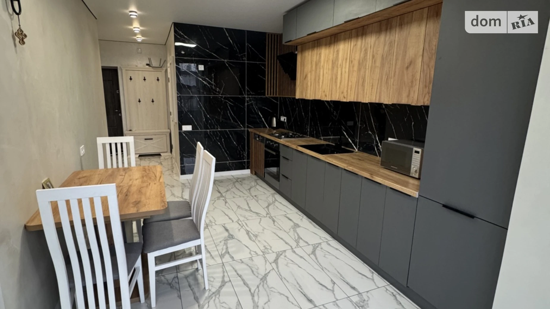 Сдается в аренду 1-комнатная квартира 44.3 кв. м в Ивано-Франковске, ул. Высочана Семена, 18 корпус 20 - фото 3