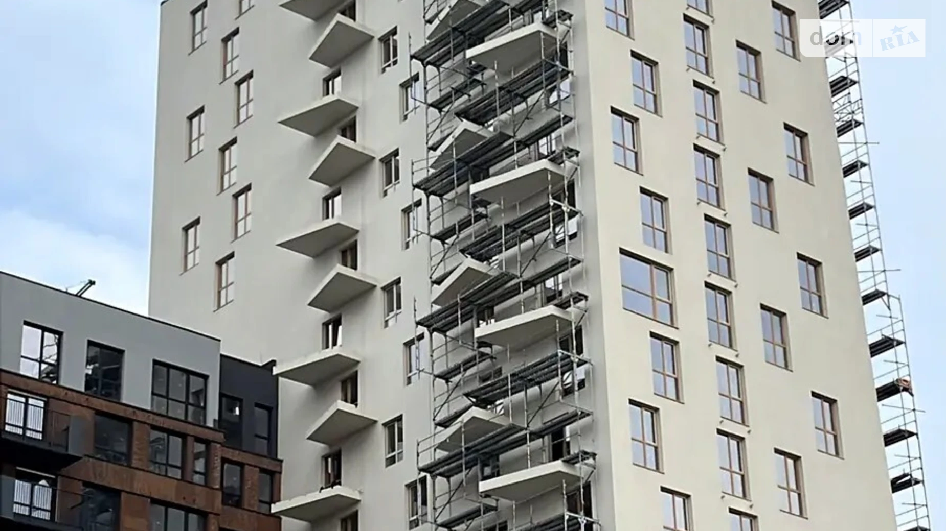 Продается 1-комнатная квартира 42.91 кв. м в Львове, ул. Студинского, 1 - фото 2