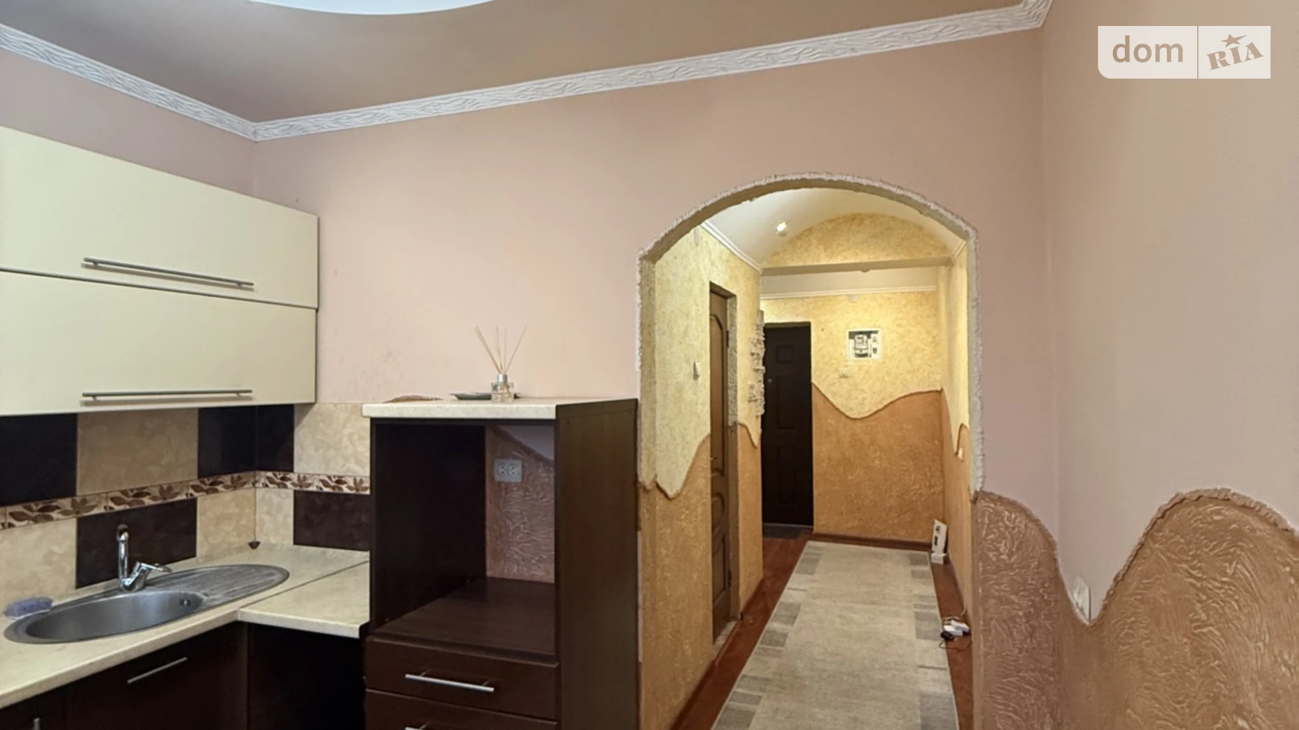 Продается 1-комнатная квартира 40 кв. м в Ужгороде, ул. Гарайды Ивана - фото 2