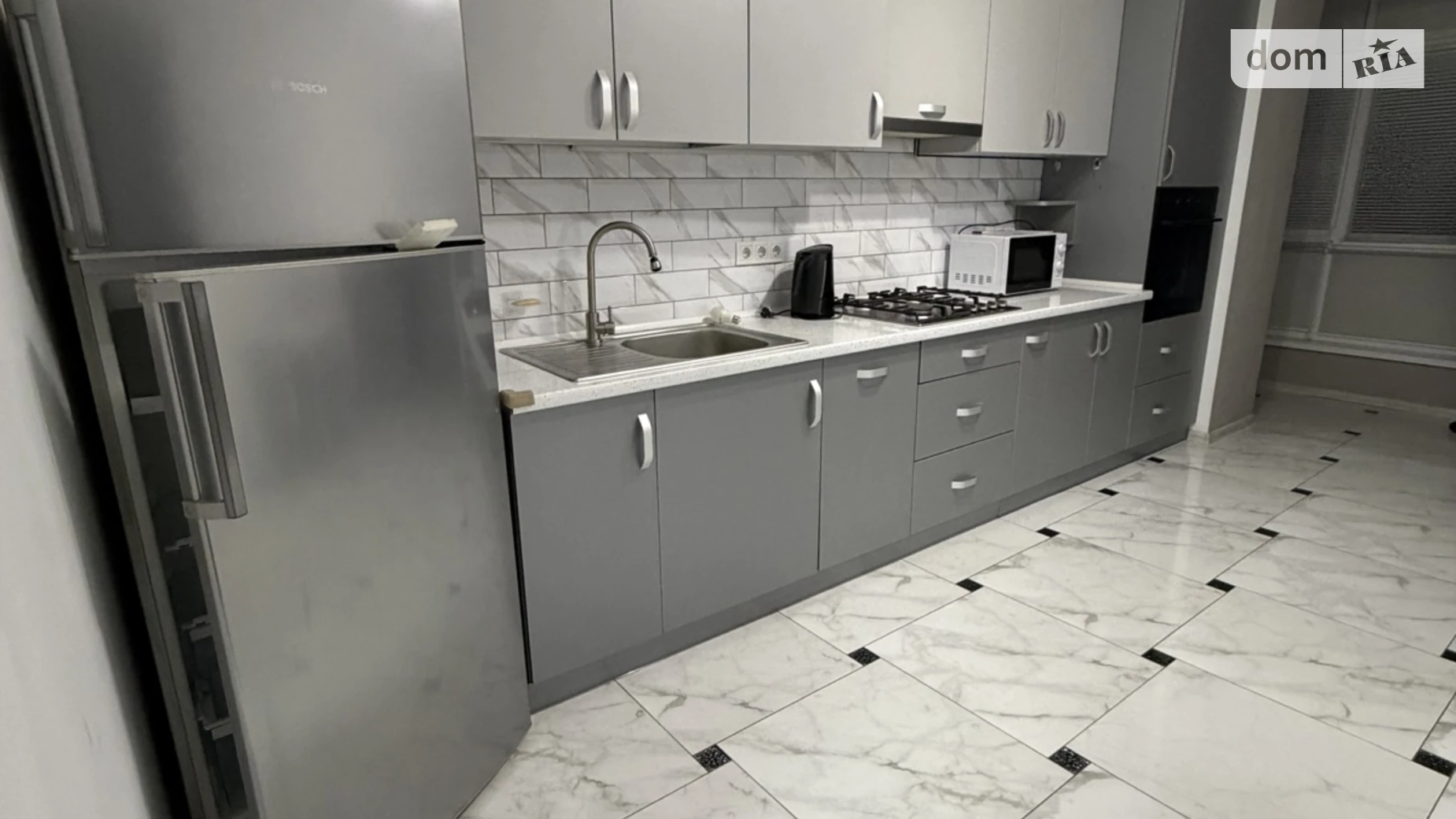 Продается 1-комнатная квартира 43.2 кв. м в Ивано-Франковске, ул. Бельведерська, 35 - фото 2