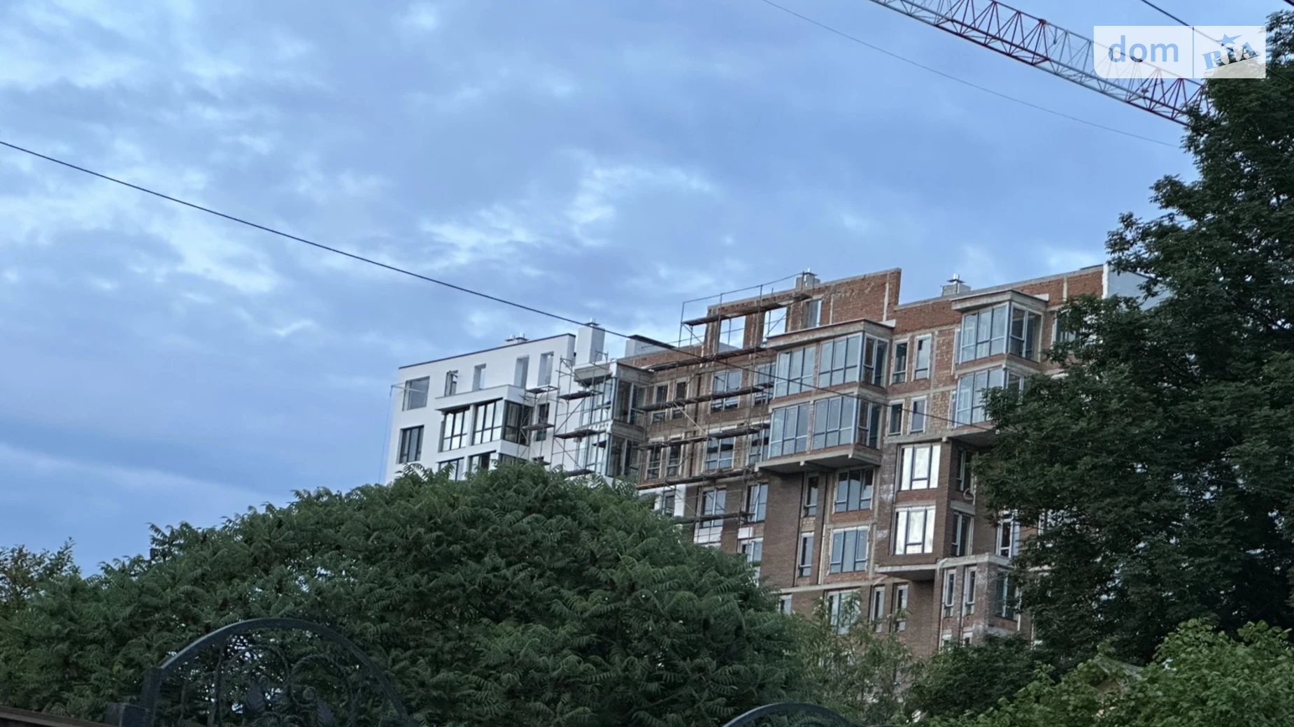 Продается 4-комнатная квартира 125.4 кв. м в Черновцах, ул. Каневская, 23А - фото 4