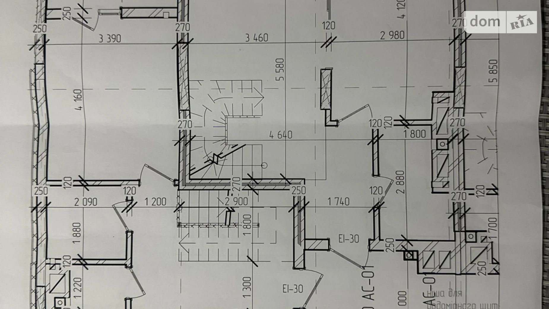Продается 3-комнатная квартира 82.2 кв. м в Черновцах, ул. Каневская, 23А - фото 2