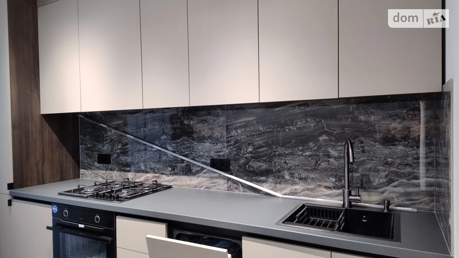 1-комнатная квартира 42 кв. м в Тернополе, ул. Смакулы, 7А - фото 4