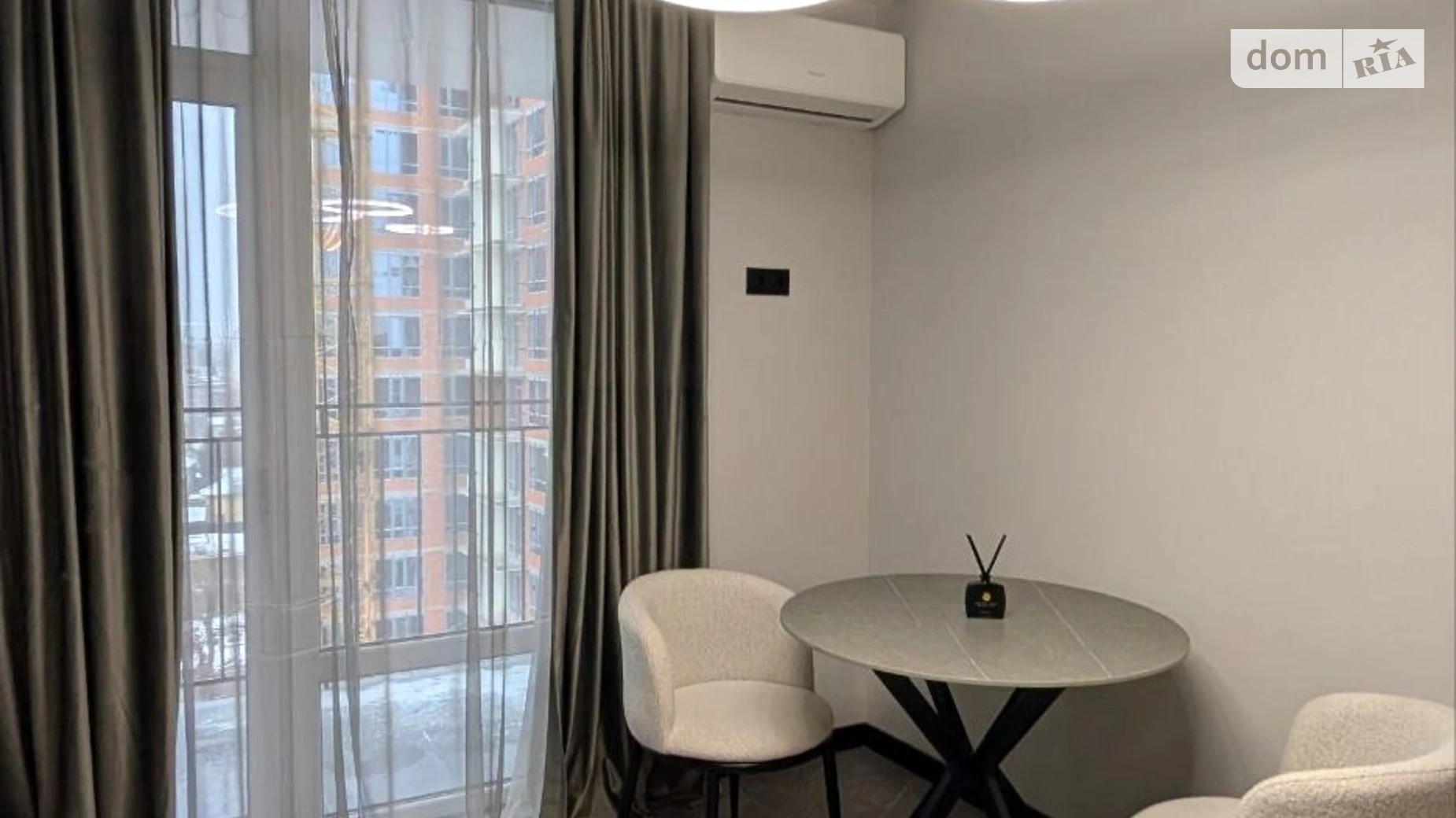 Продается 1-комнатная квартира 38 кв. м в Ивано-Франковске, ул. Юліана Пелеша(Крайковского) - фото 2