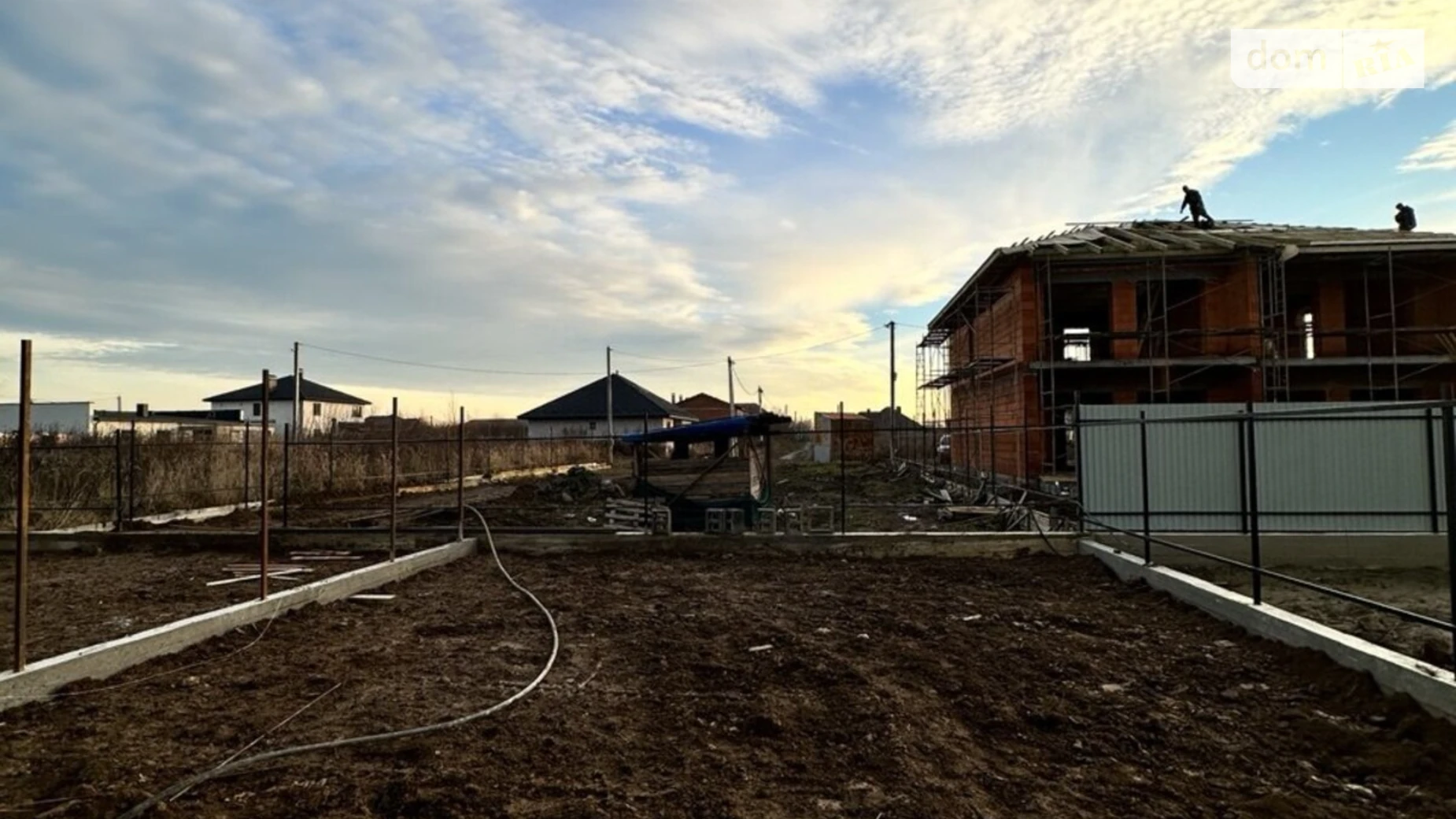 Продается дом на 2 этажа 132 кв. м с садом, цена: 120000 $ - фото 4