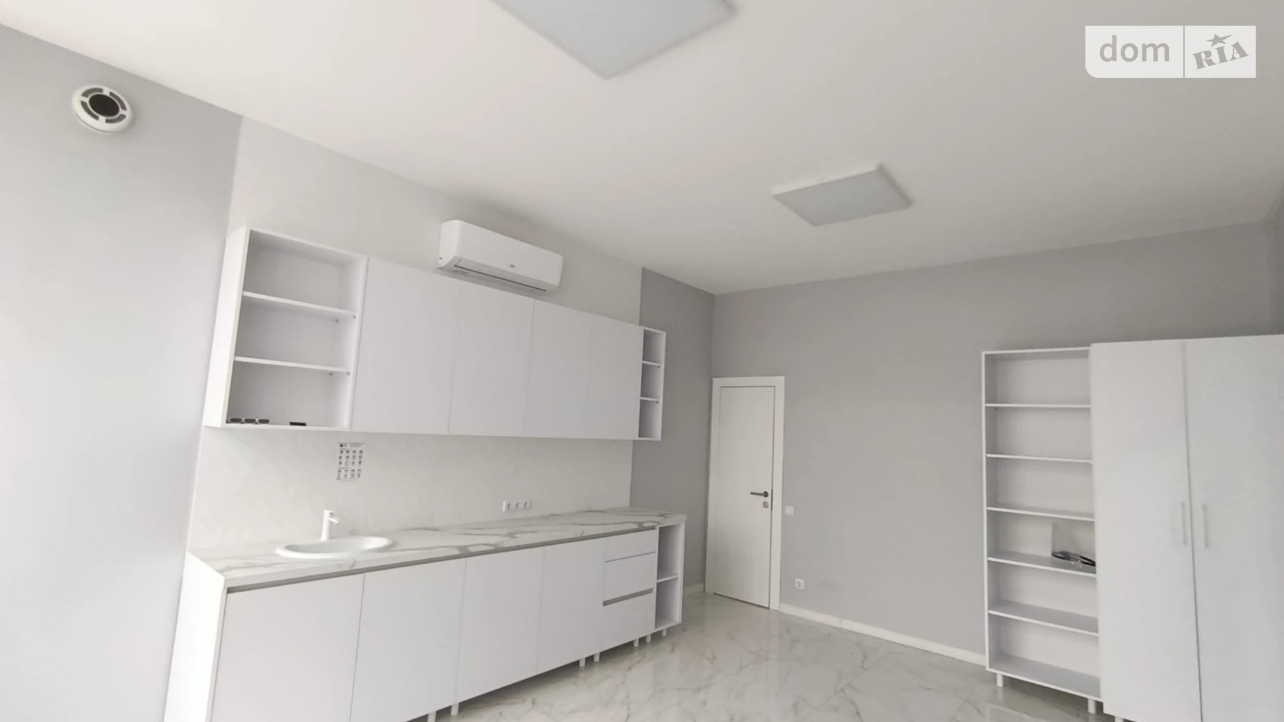 Сдается в аренду офис 83 кв. м в бизнес-центре, цена: 30000 грн - фото 2