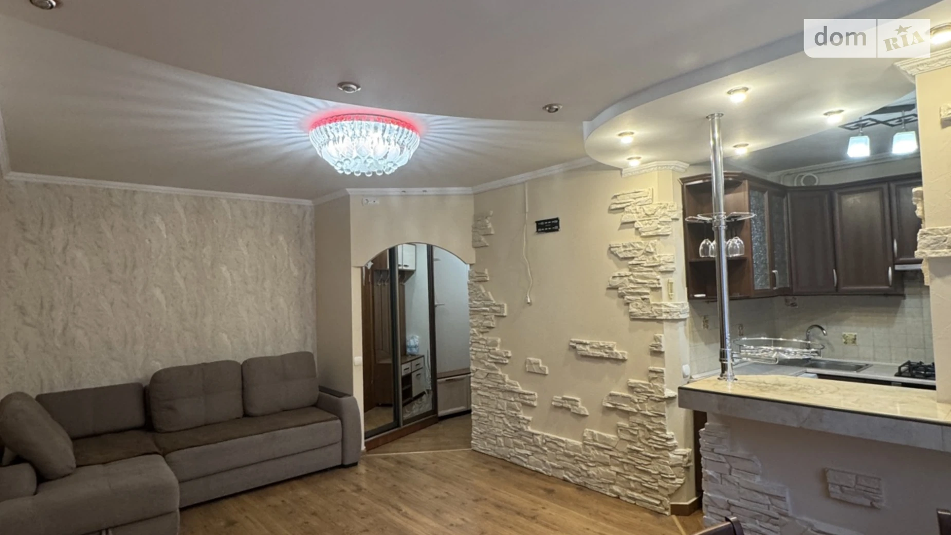 Продається 3-кімнатна квартира 52 кв. м у Рівному, просп. Генерала Безручка - фото 2