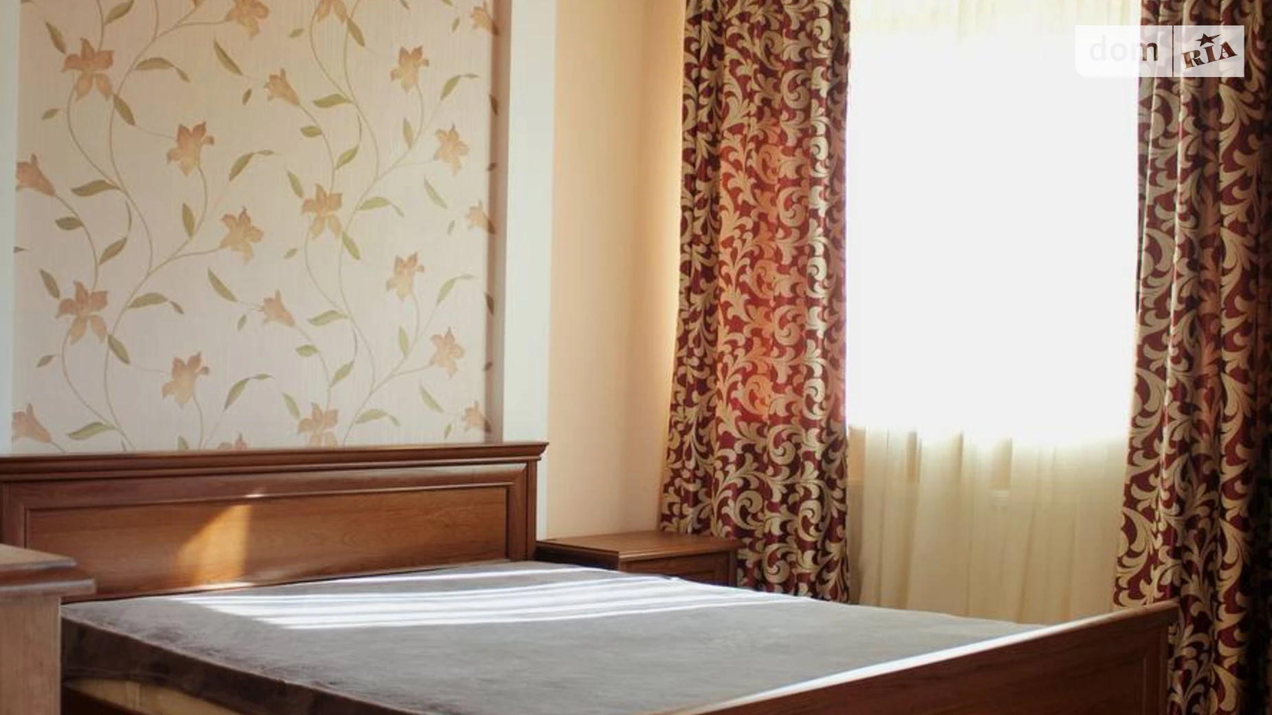 Сдается в аренду дом на 2 этажа 280 кв. м с гаражом, цена: 1200 $ - фото 2