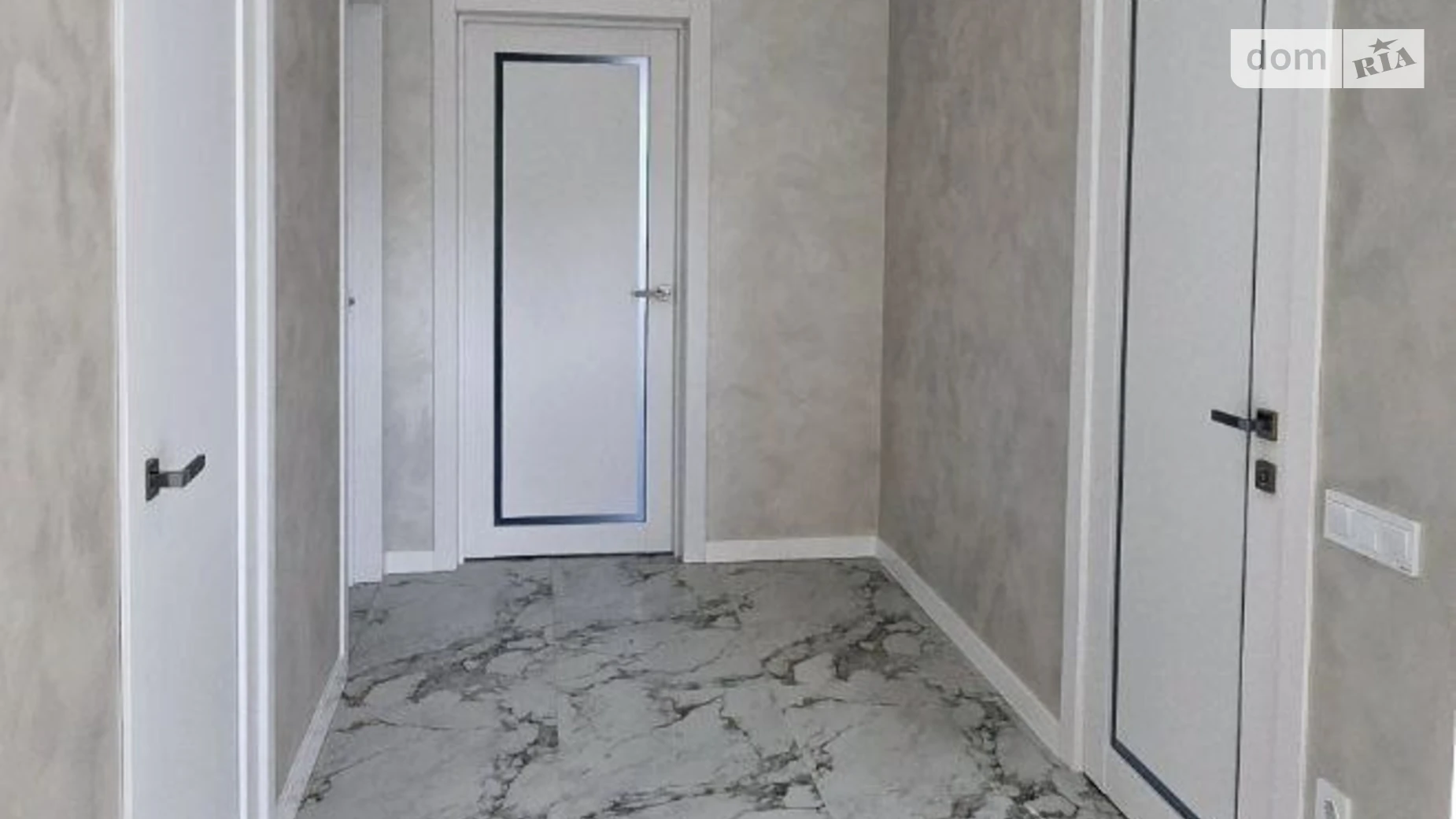 Продается дом на 2 этажа 220 кв. м с гаражом, цена: 230000 $ - фото 2