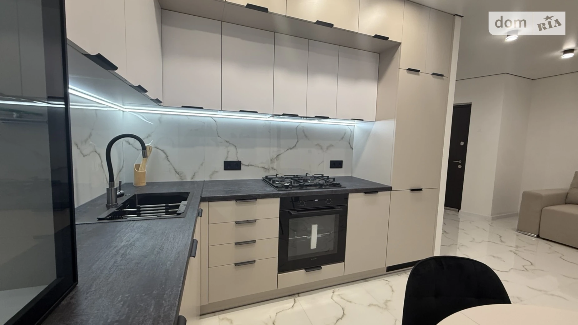 2-кімнатна квартира 65 кв. м у Тернополі, цена: 79500 $ - фото 2